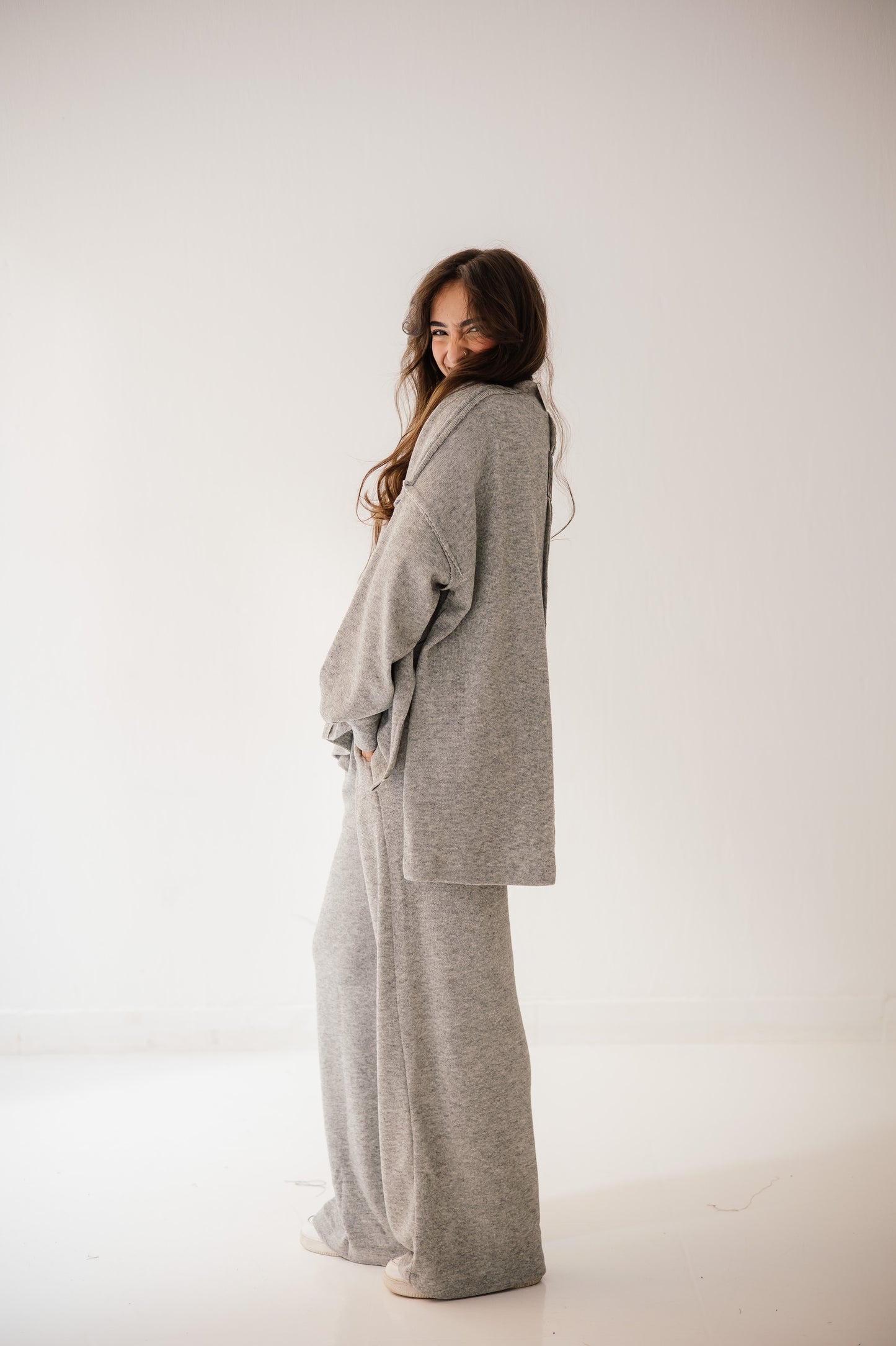 Unfinished Wool Set In Grey