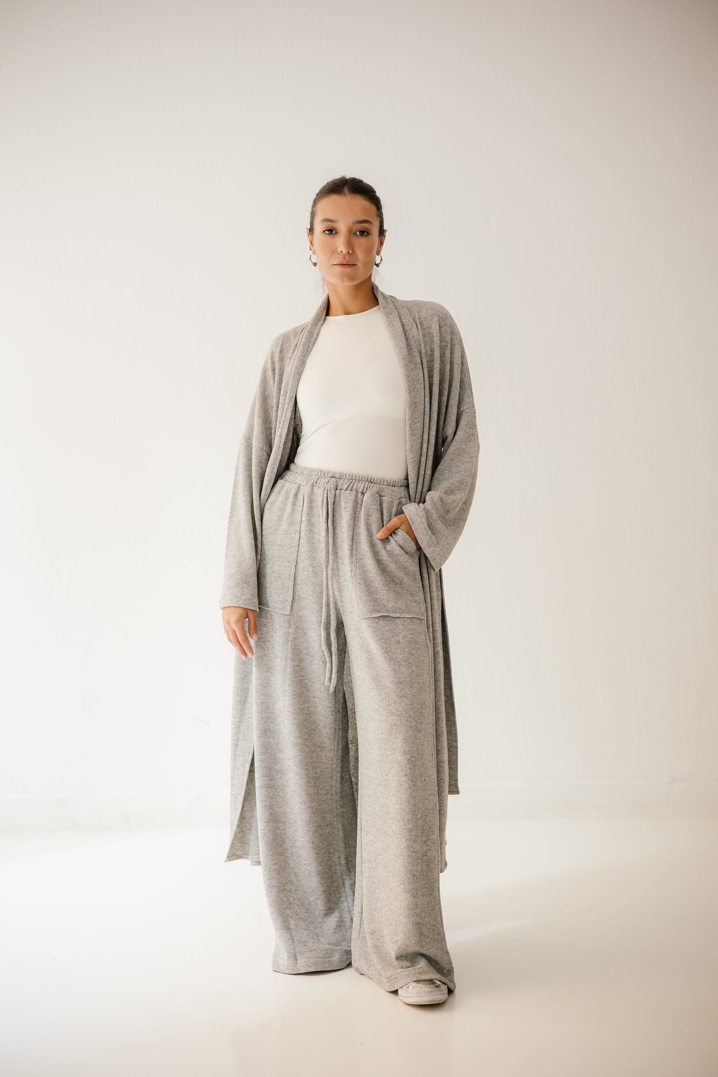 Unfinished Wool Set In Grey
