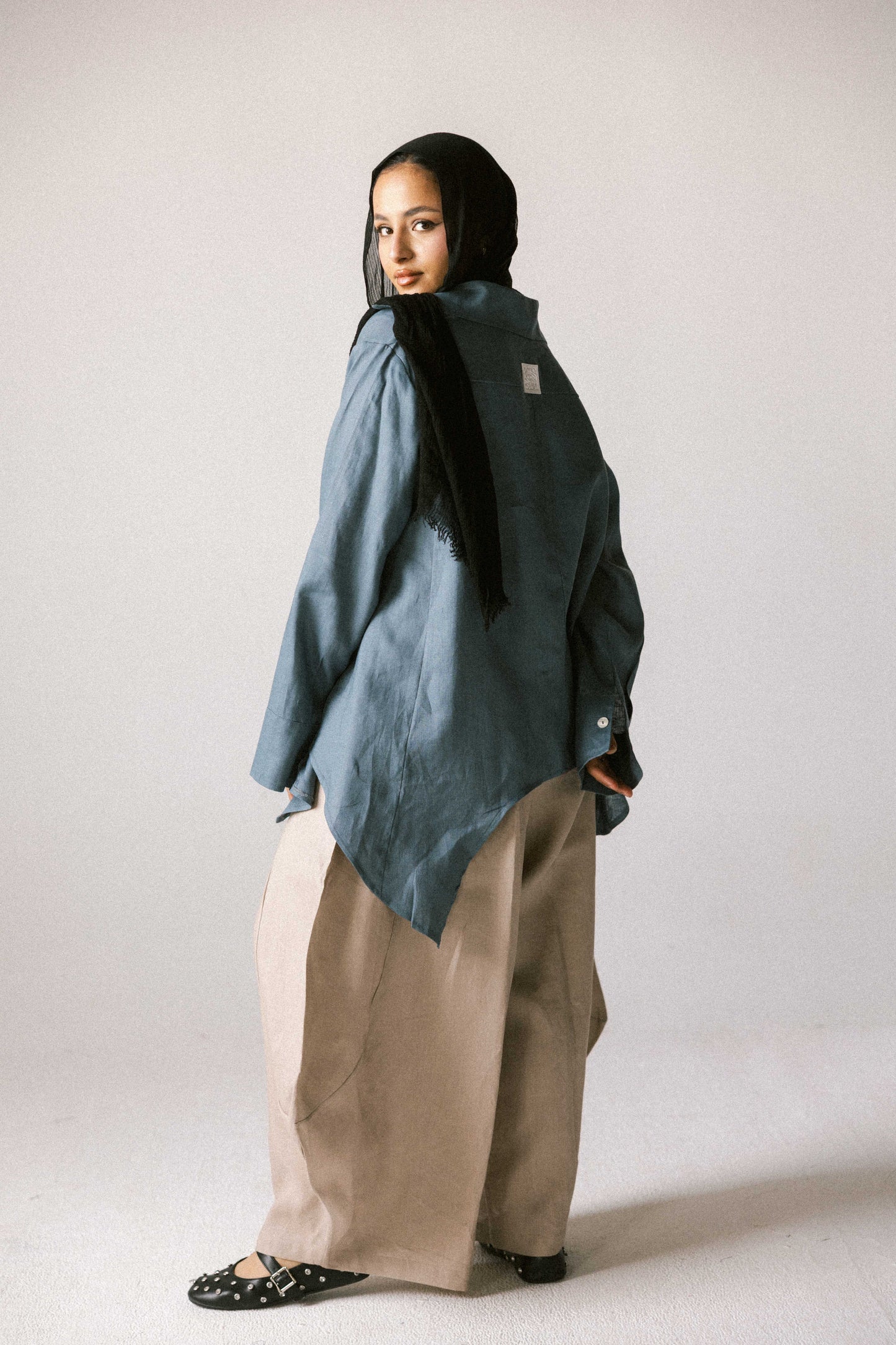 Round shirt in dark denim
