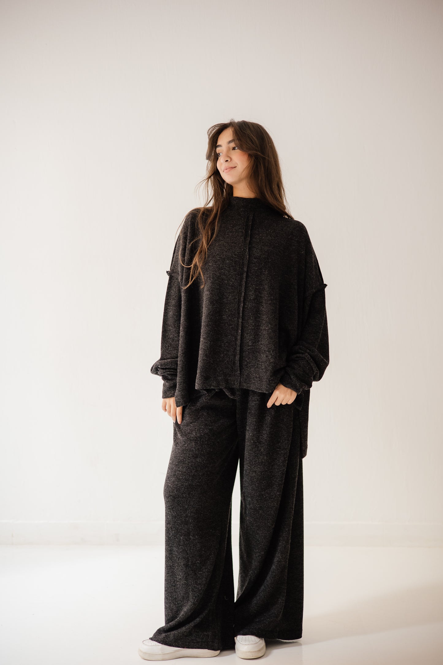 Unfinished Wool Set In Dark-grey