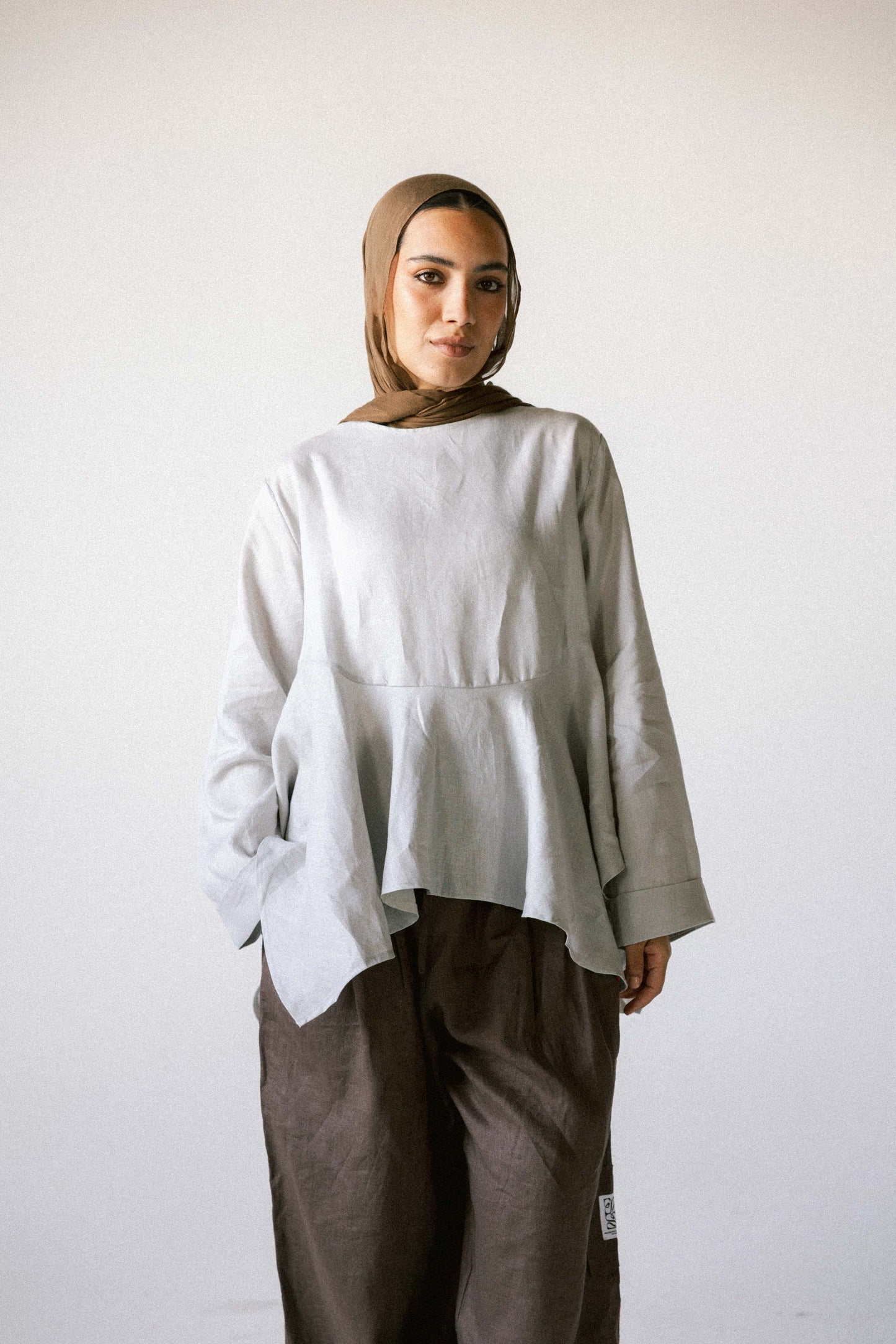 Ruffeled linen top in silver