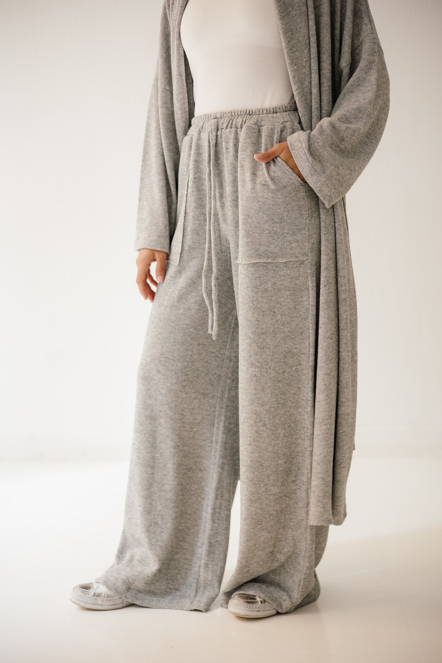 Unfinished Wool Set In Grey