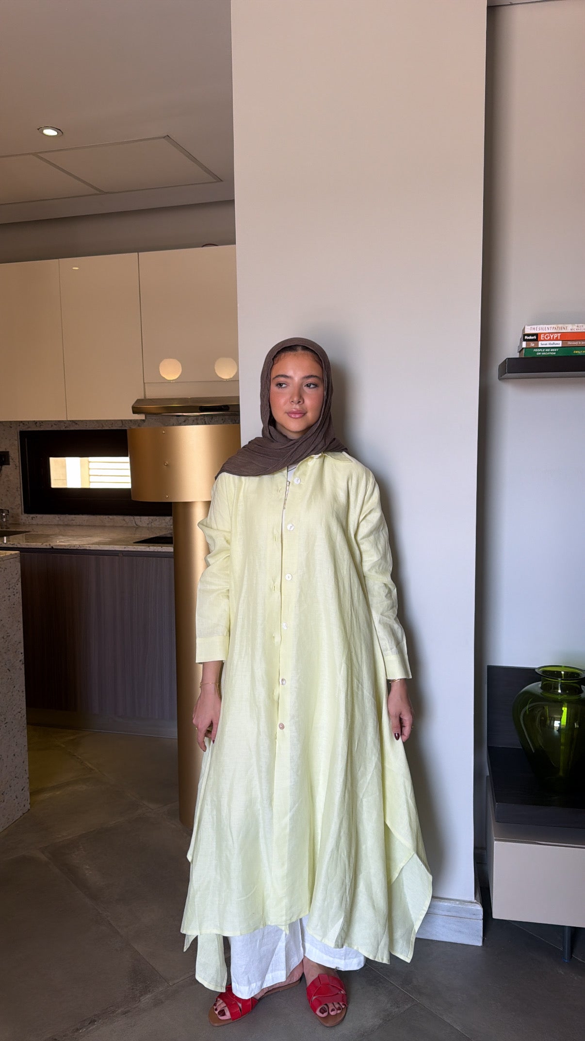 Long shirt in butter yellow