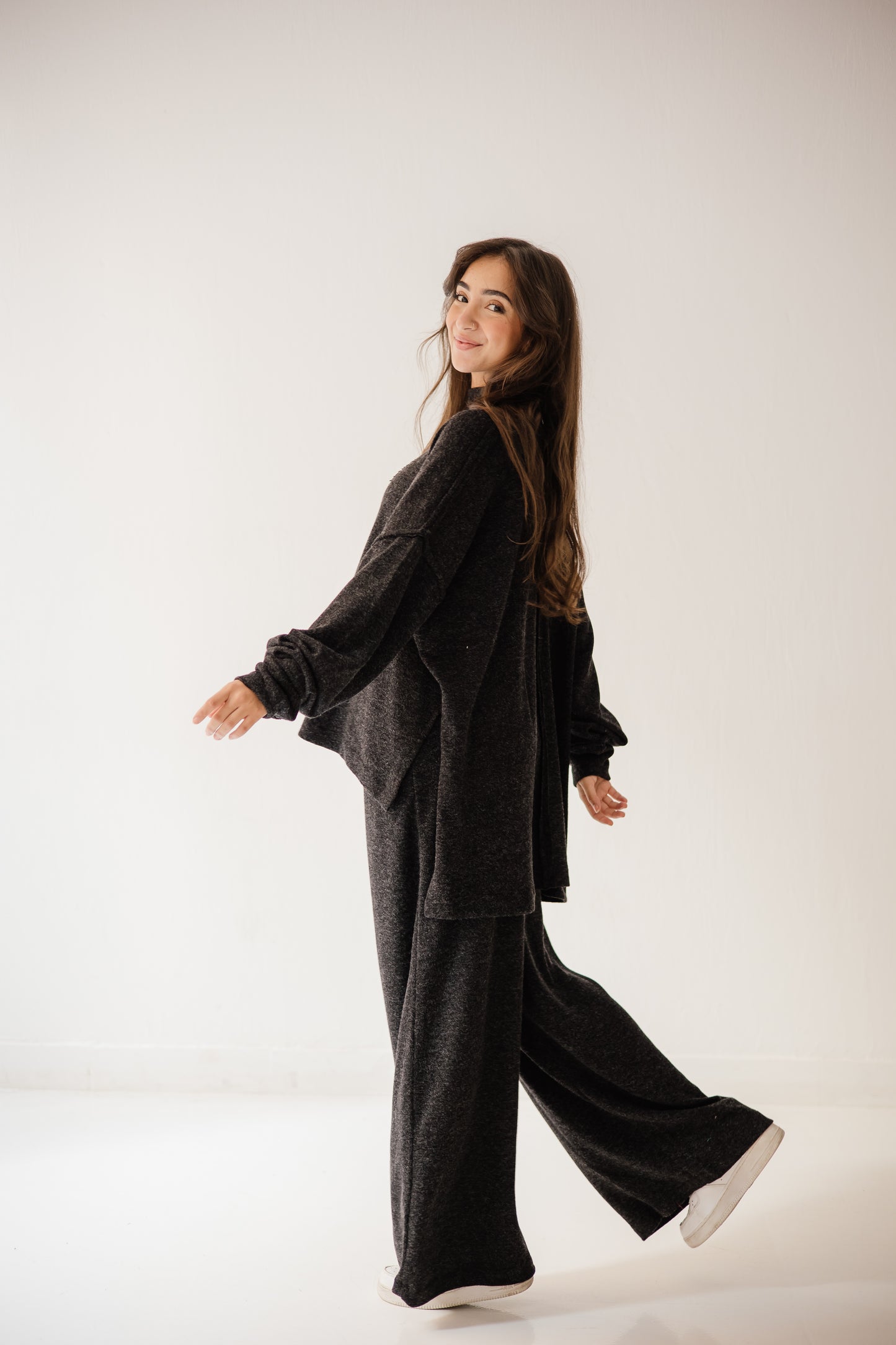 Unfinished Wool Set In Dark-grey