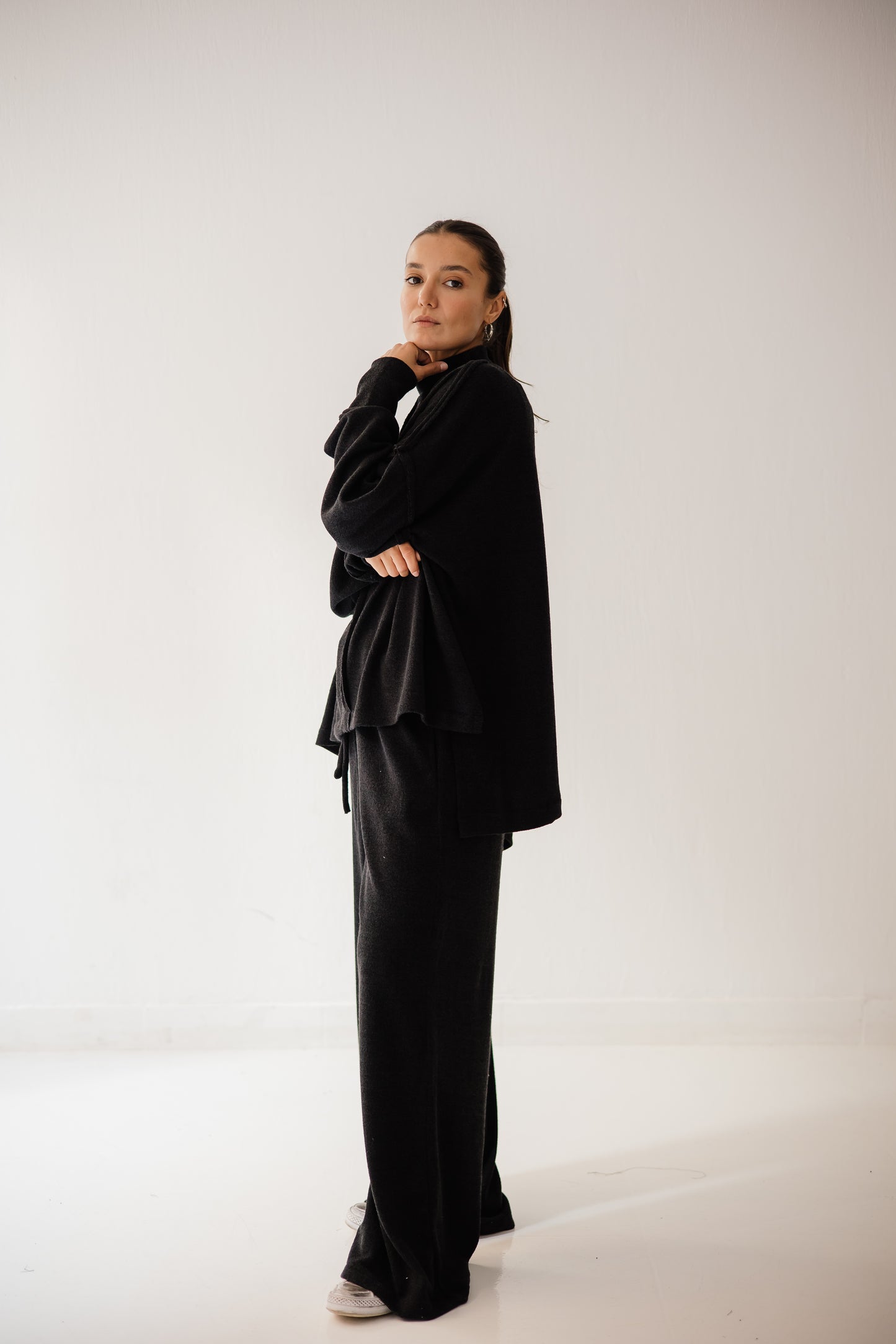 Unfinished Wool Set In Black