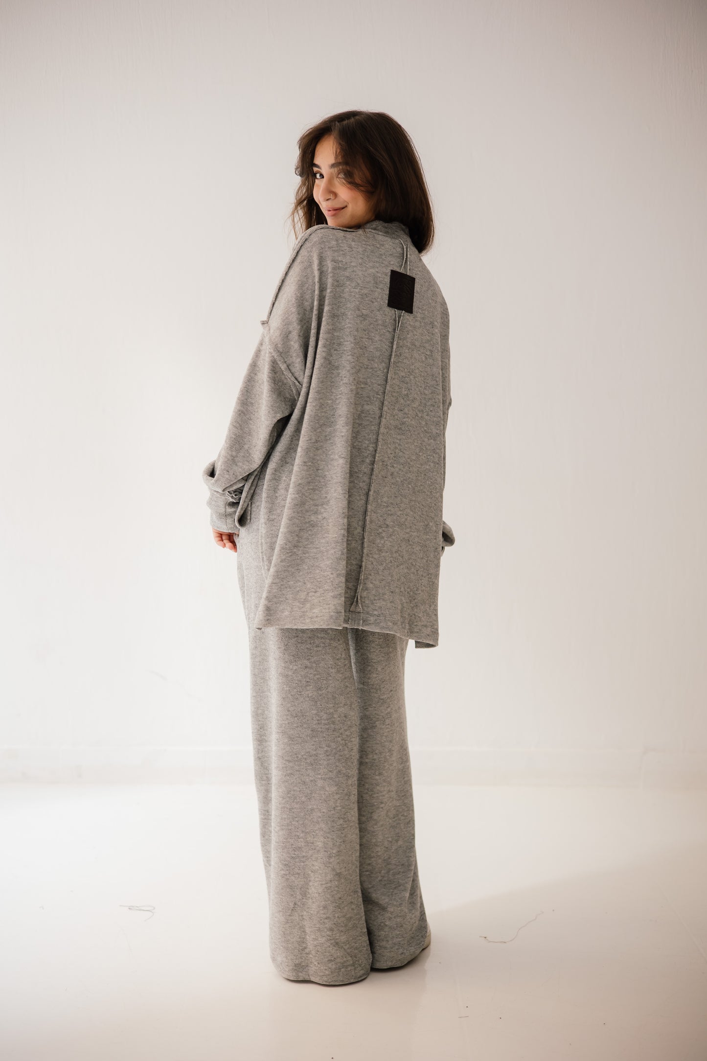 Unfinished Wool Set In Grey