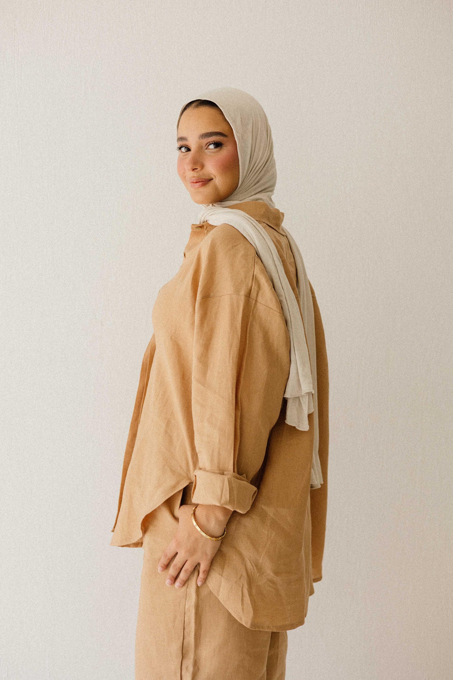 Daily Linen Shirt In Light Camel