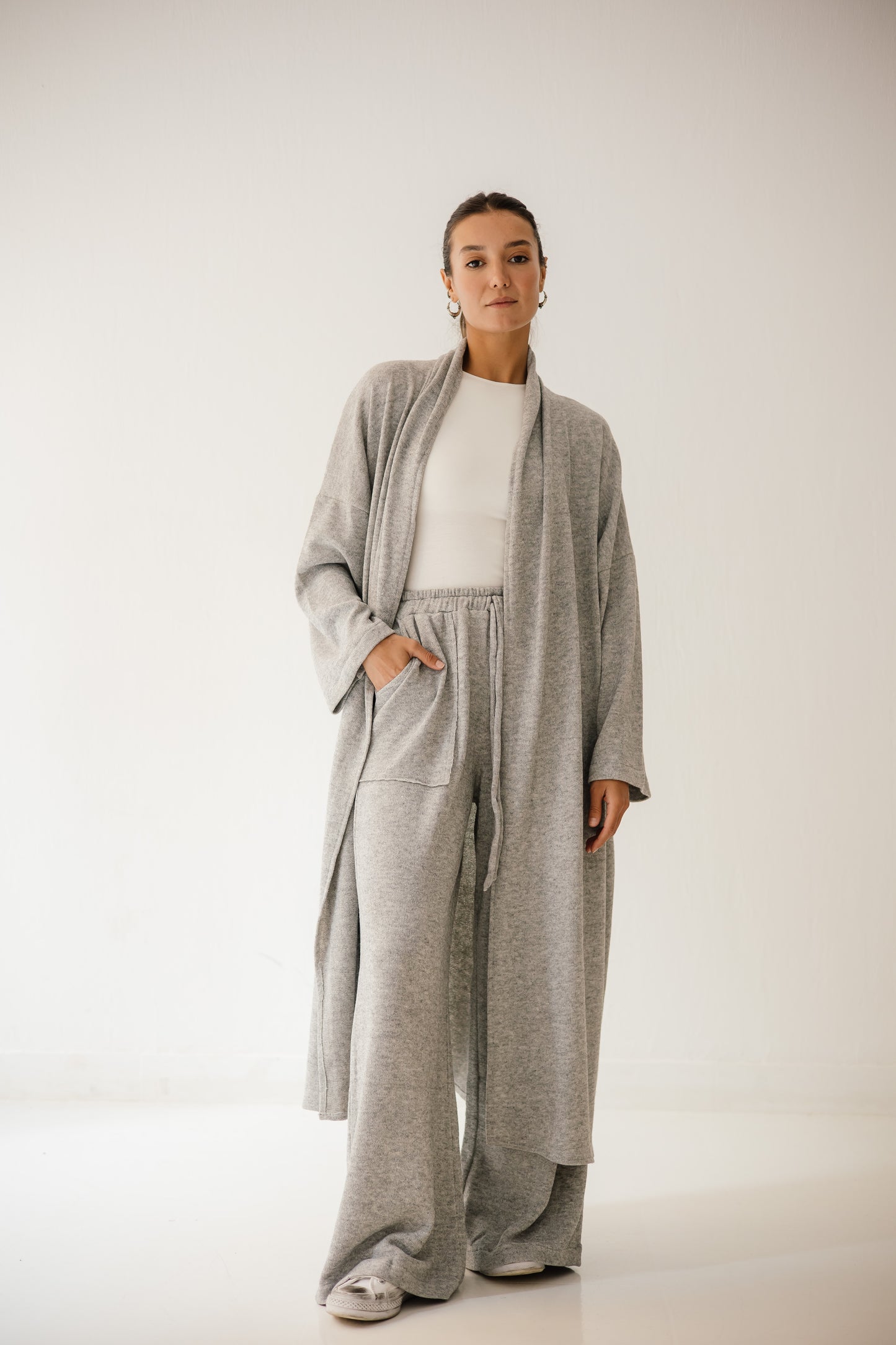 Unfinished Wool Set In Grey