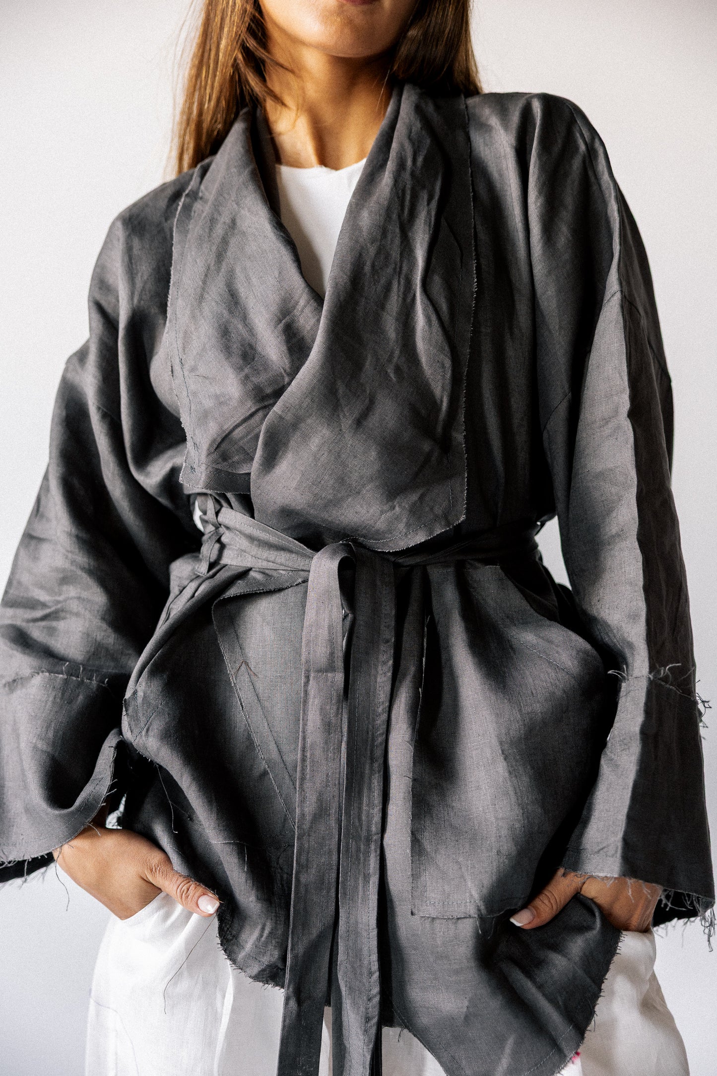 Collar kimono in dark grey