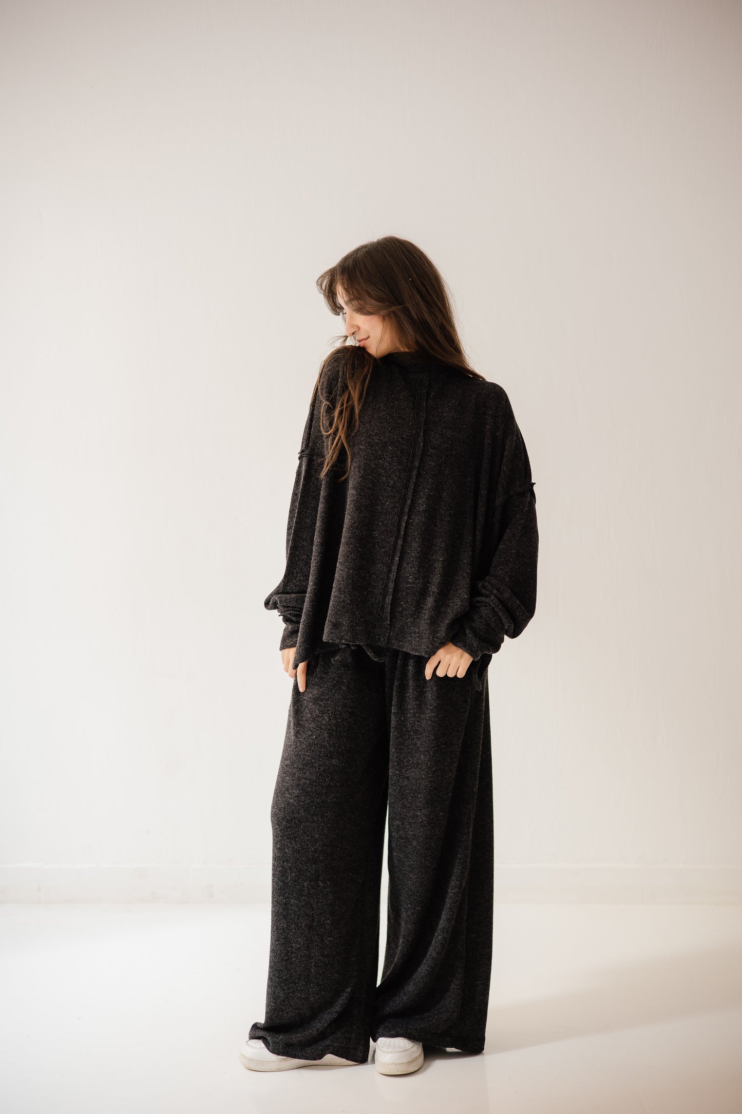 Unfinished Wool Set In Dark-grey