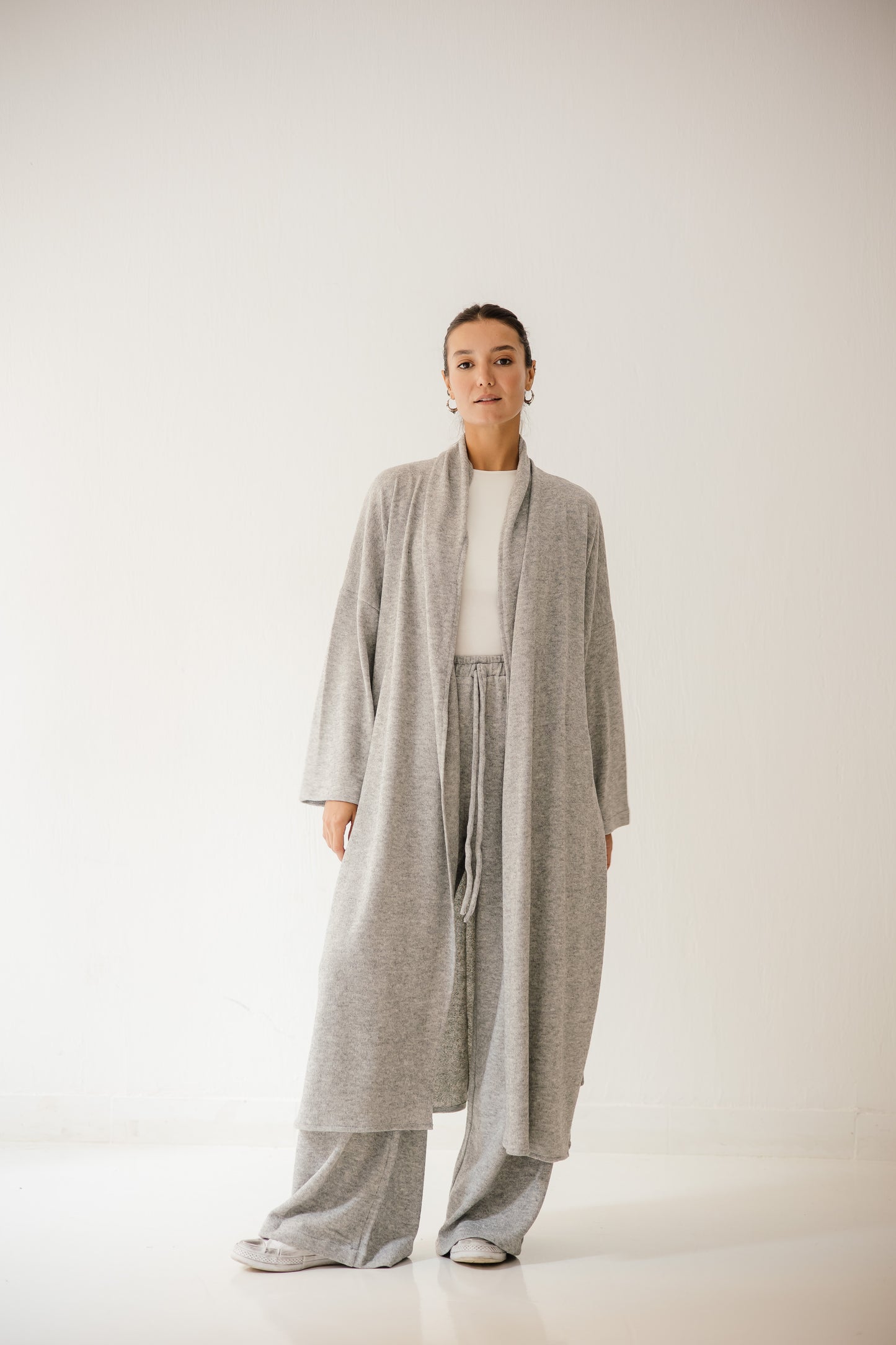 Unfinished Wool Set In Grey