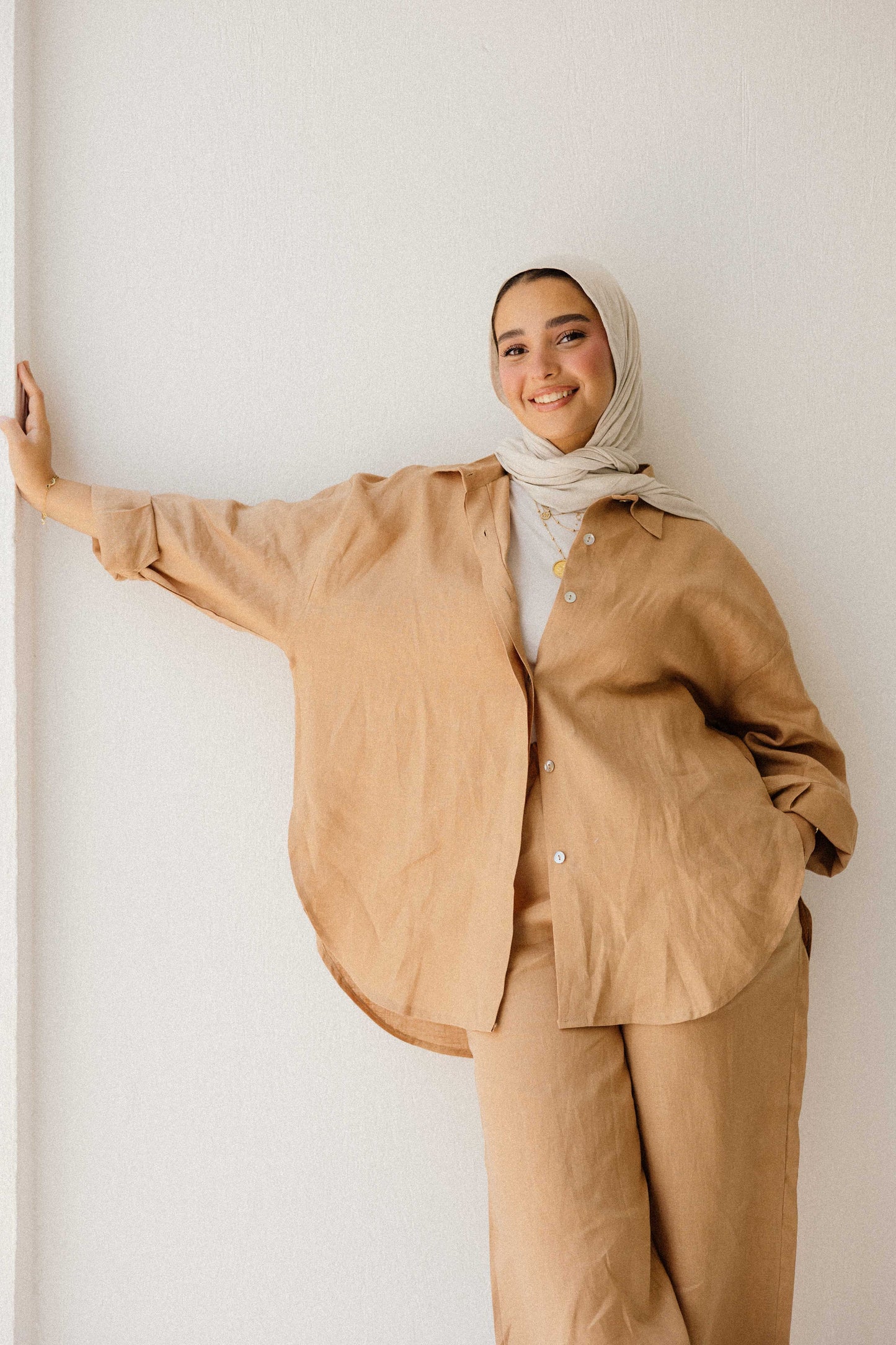 Daily Linen Shirt In Light Camel