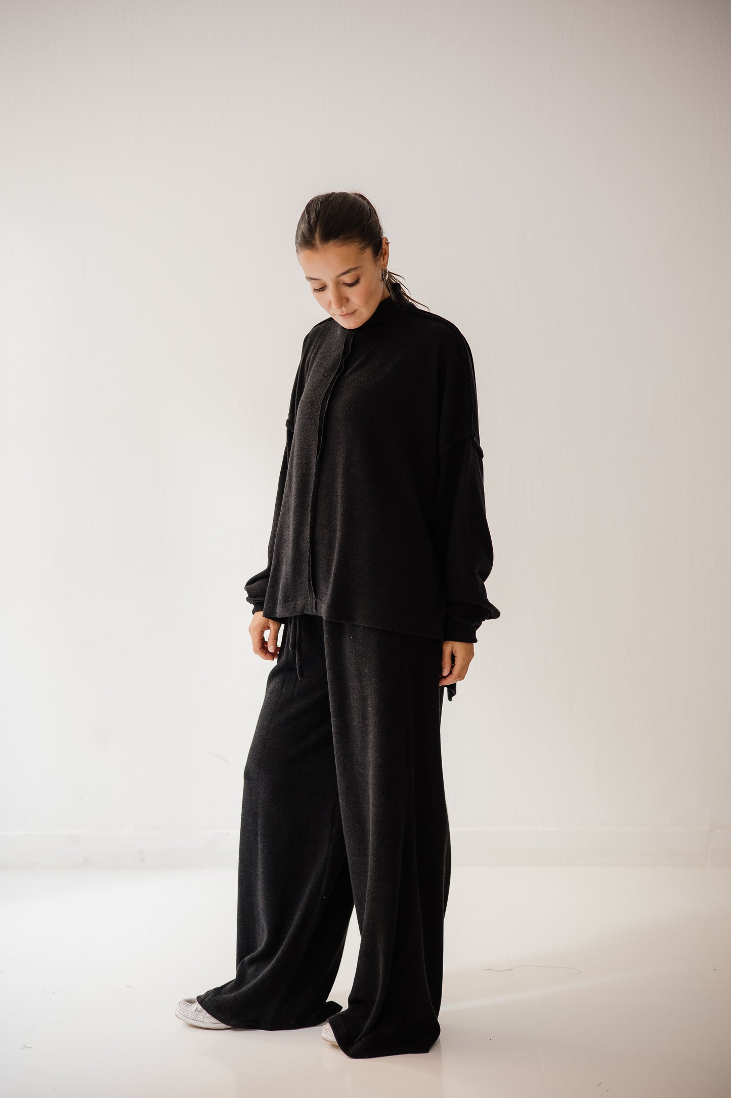 Unfinished Wool Set In Black