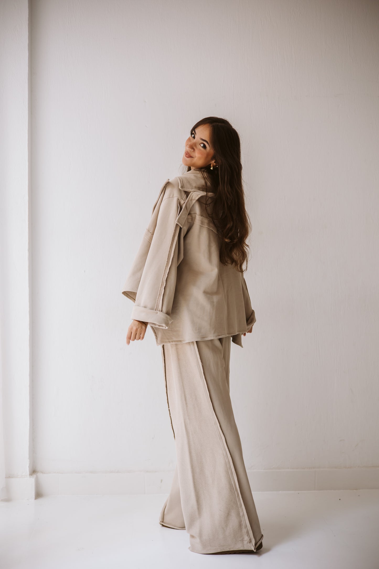 Short kimono set in cafe
