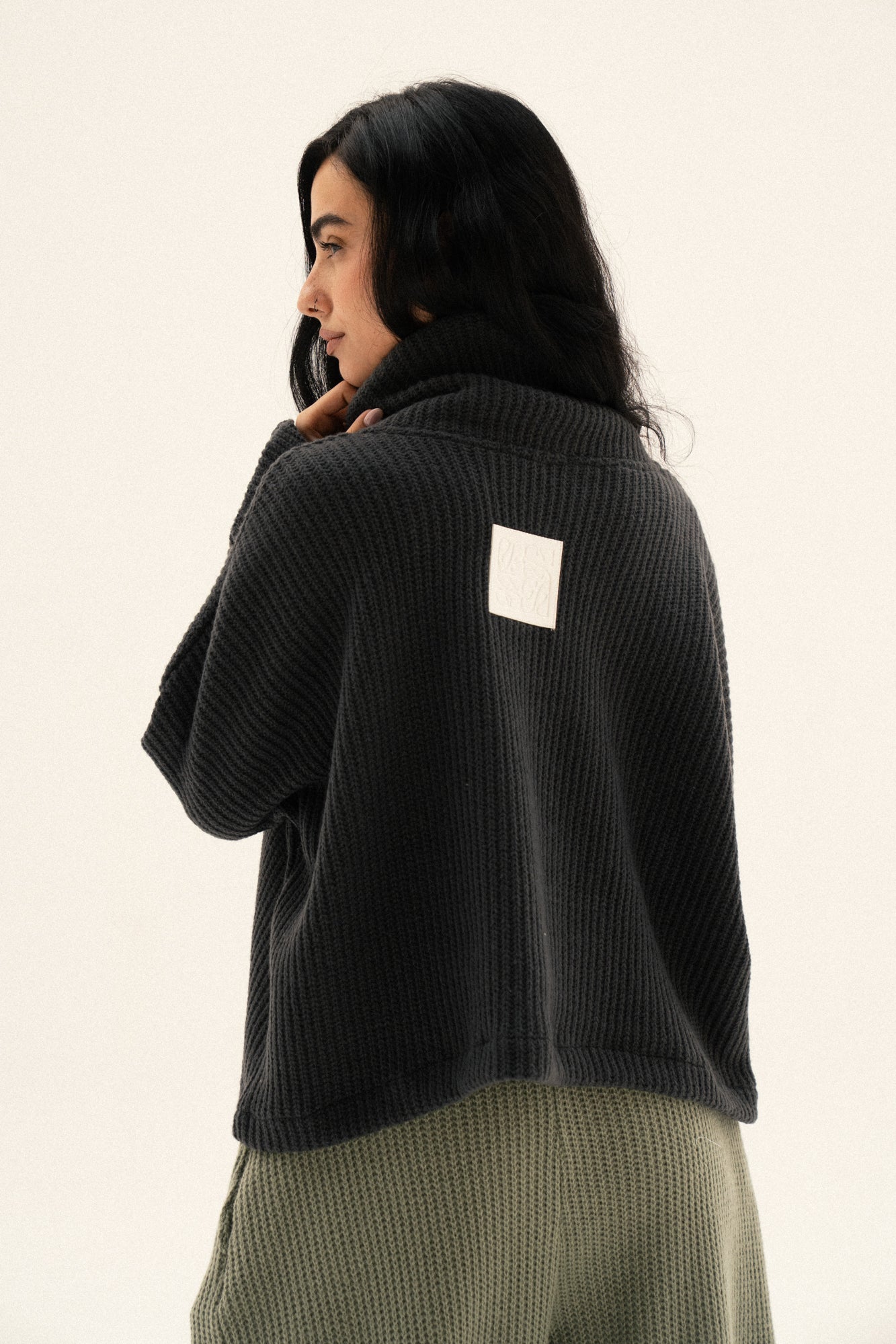 collar pullover in dark grey