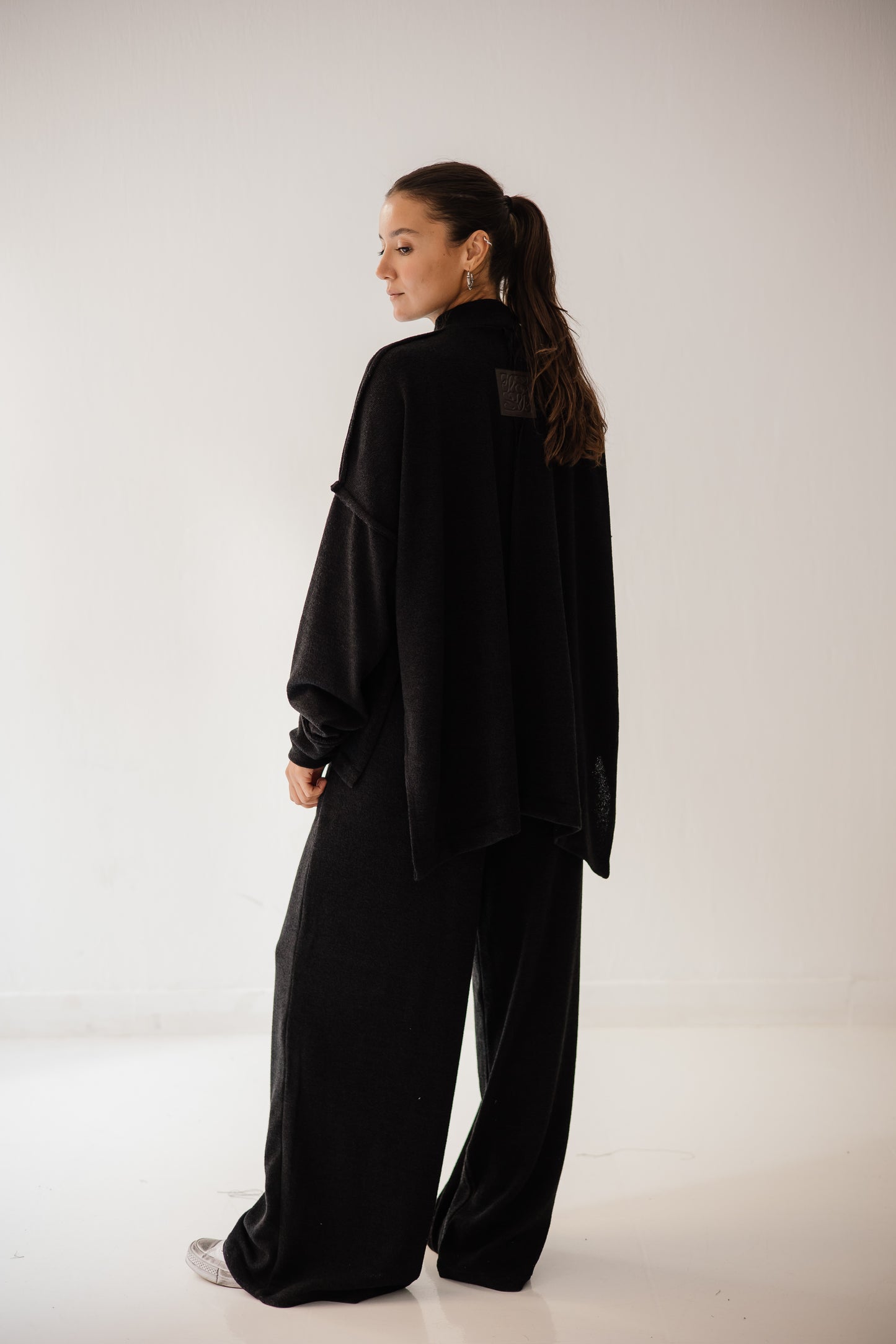 Unfinished Wool Set In Black