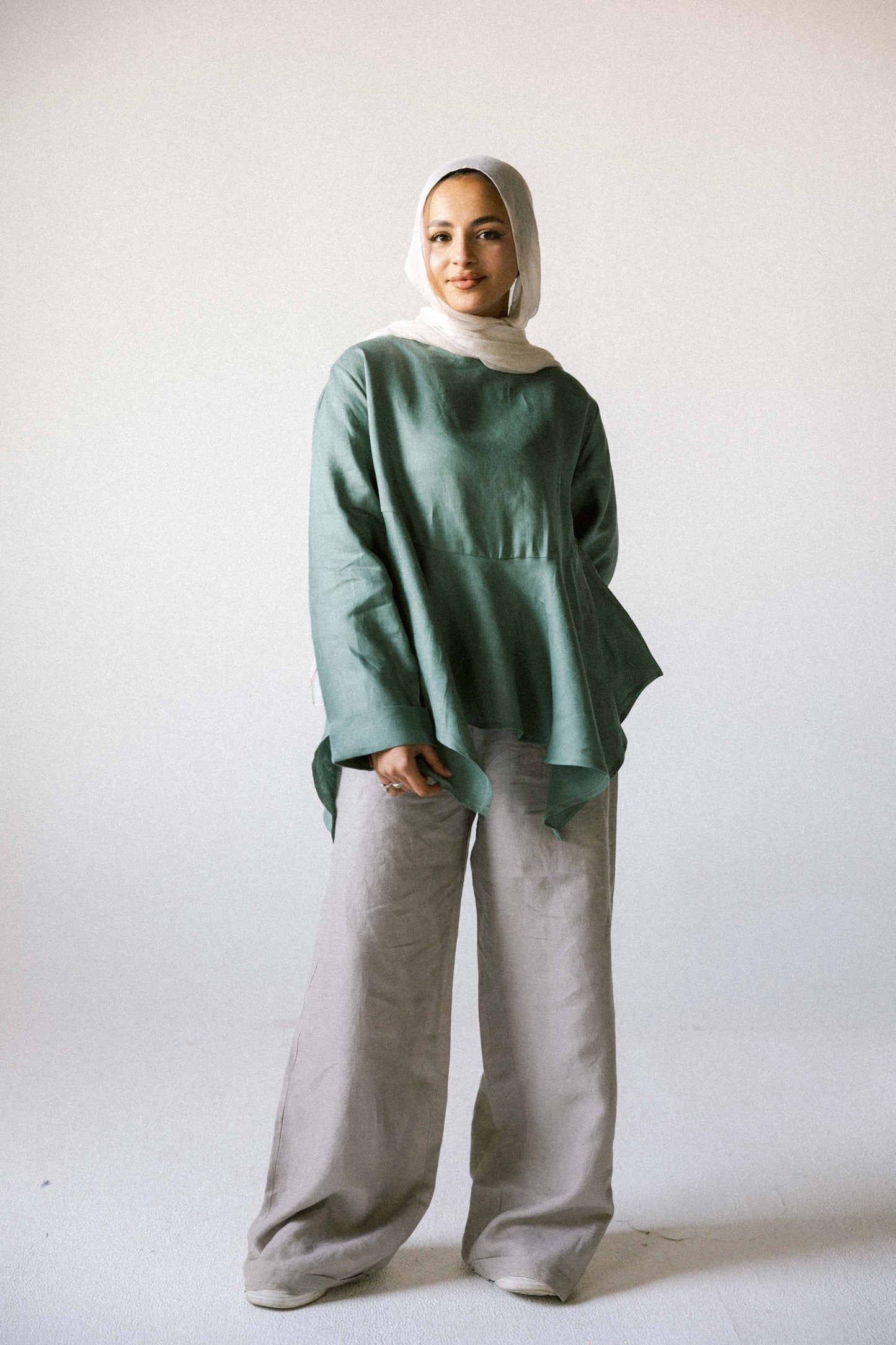 Ruffeled linen top in pistachio
