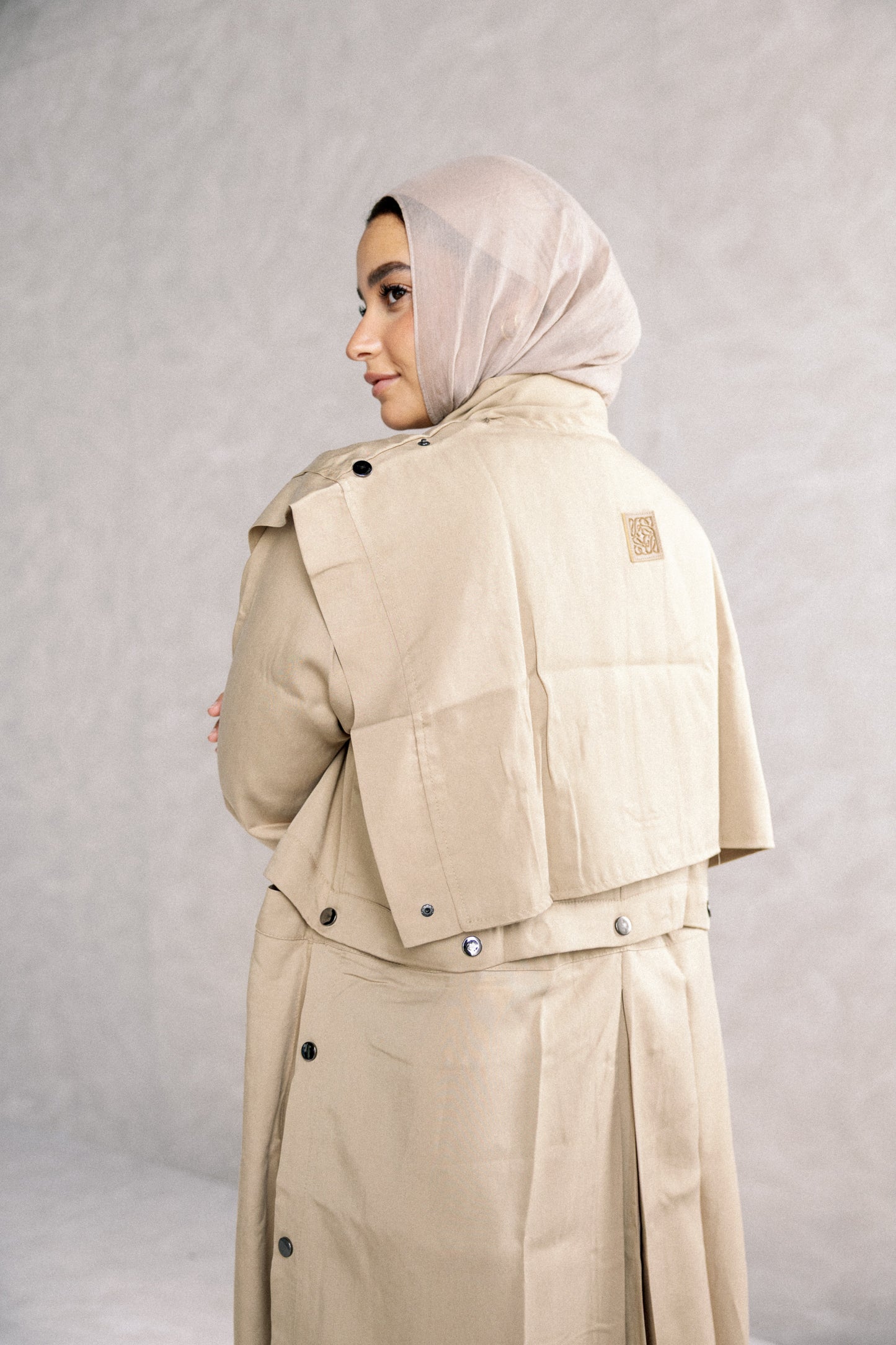 Jouzoor tensile coat in cafe