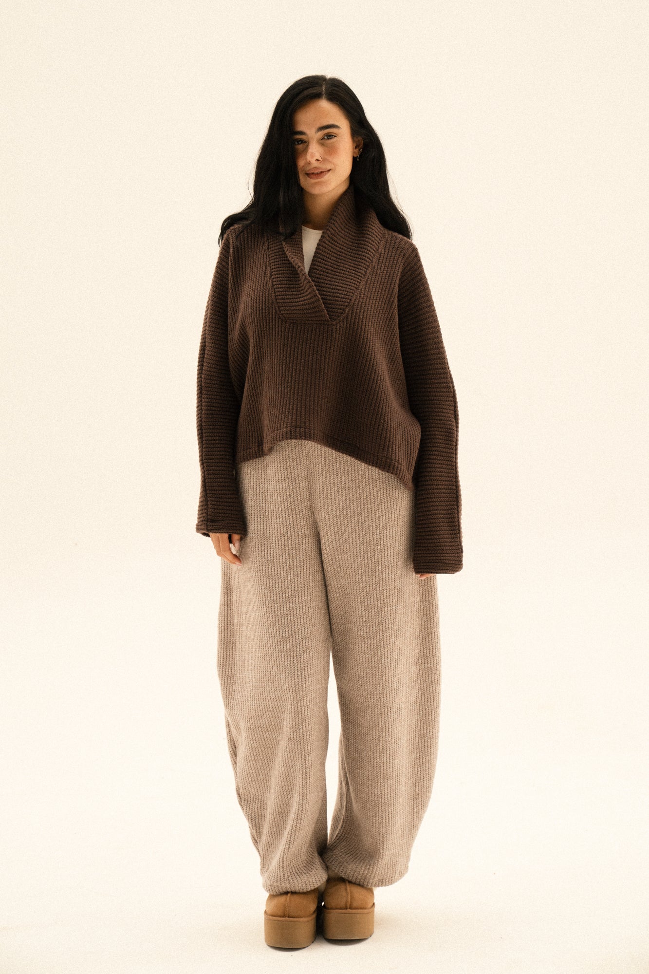 Collar pullover in brown