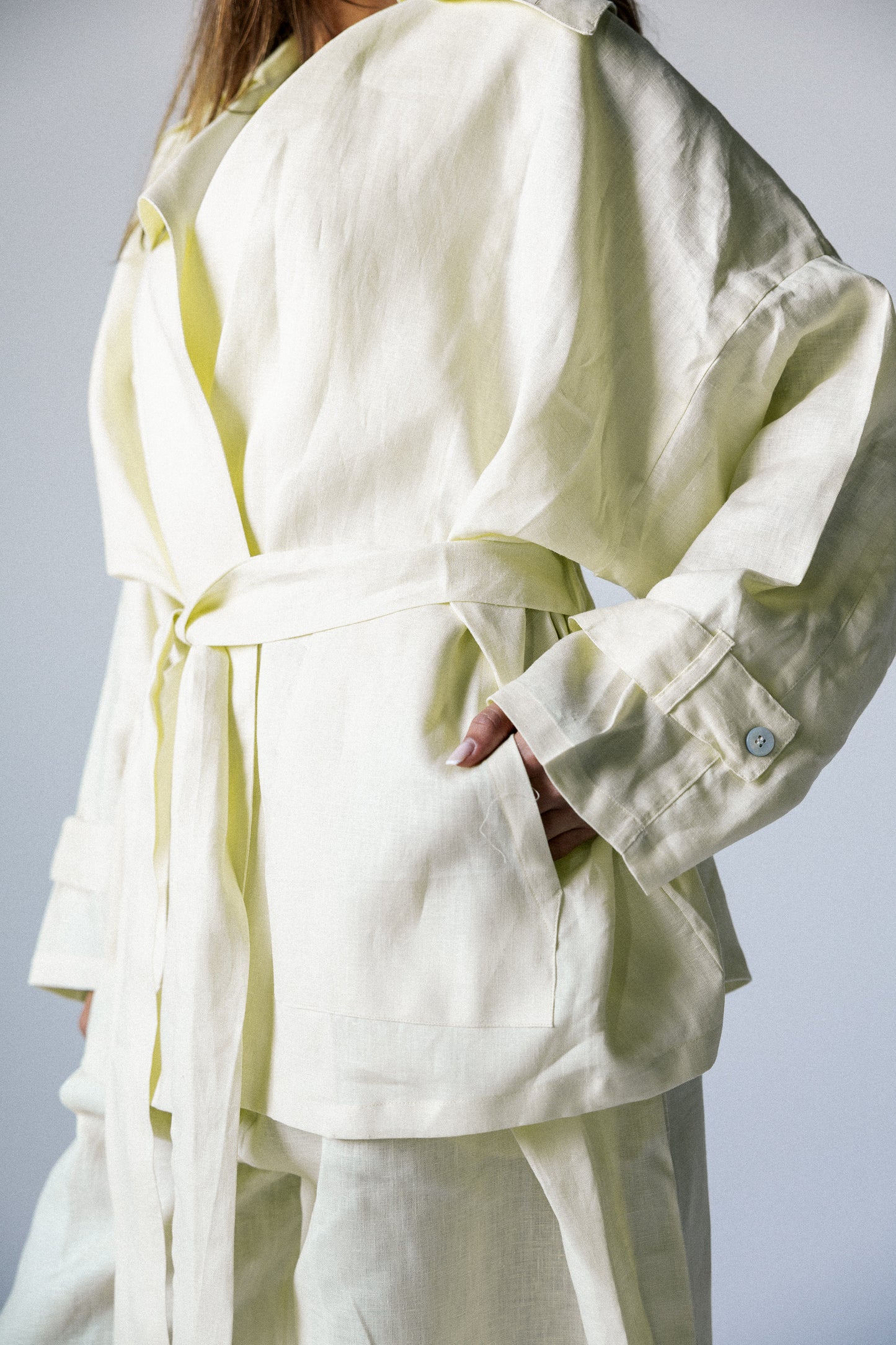 Double side set in butter yellow