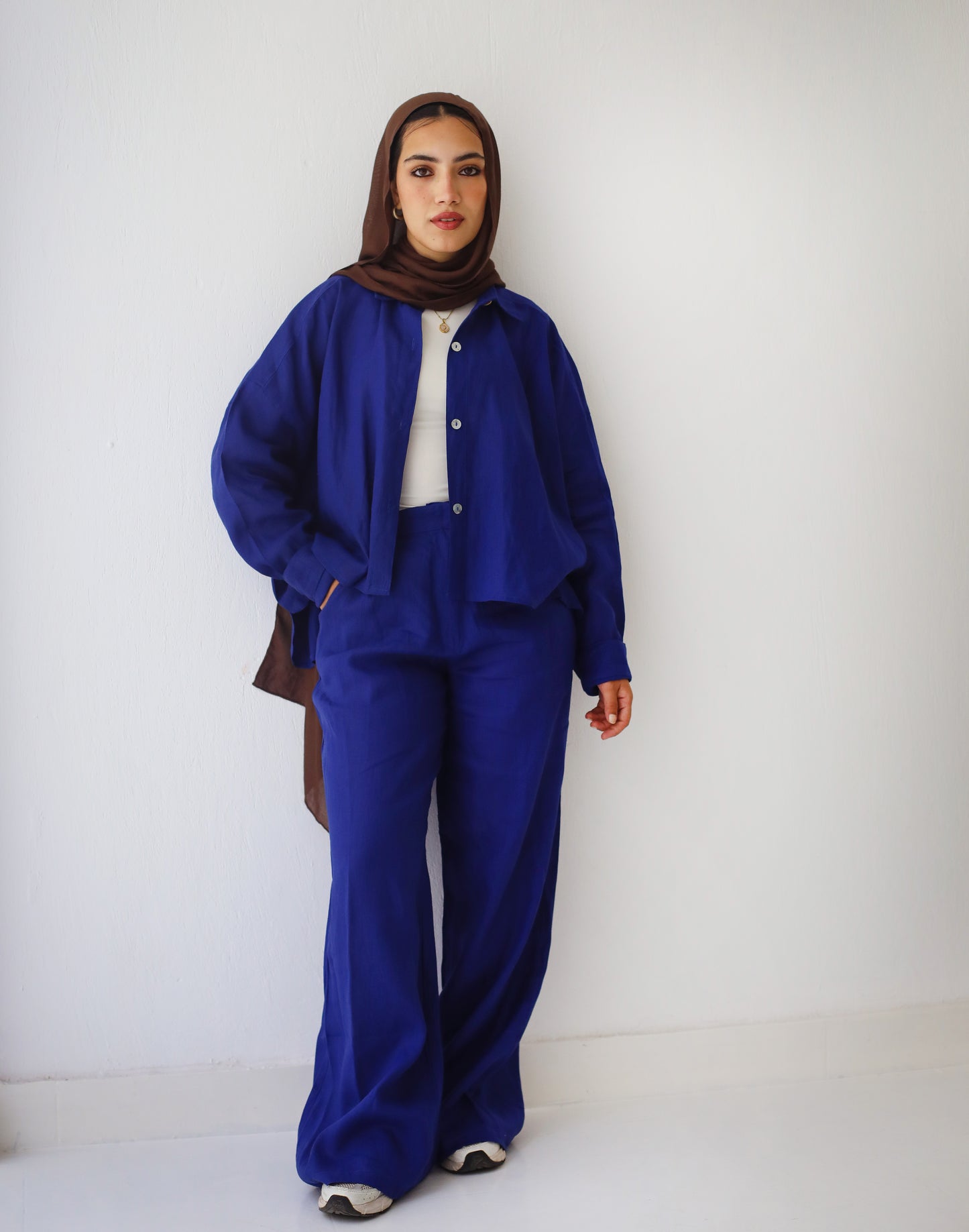 Crop linen set in royal blue