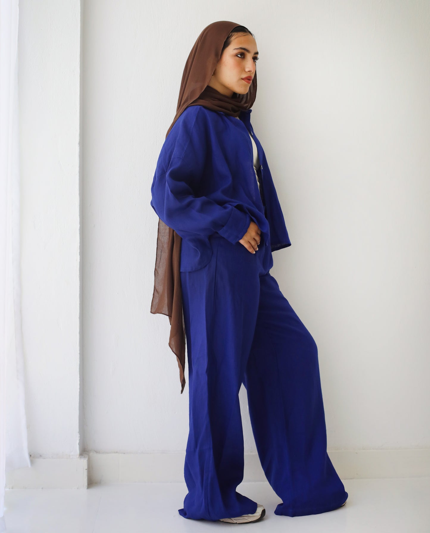 Crop linen set in royal blue