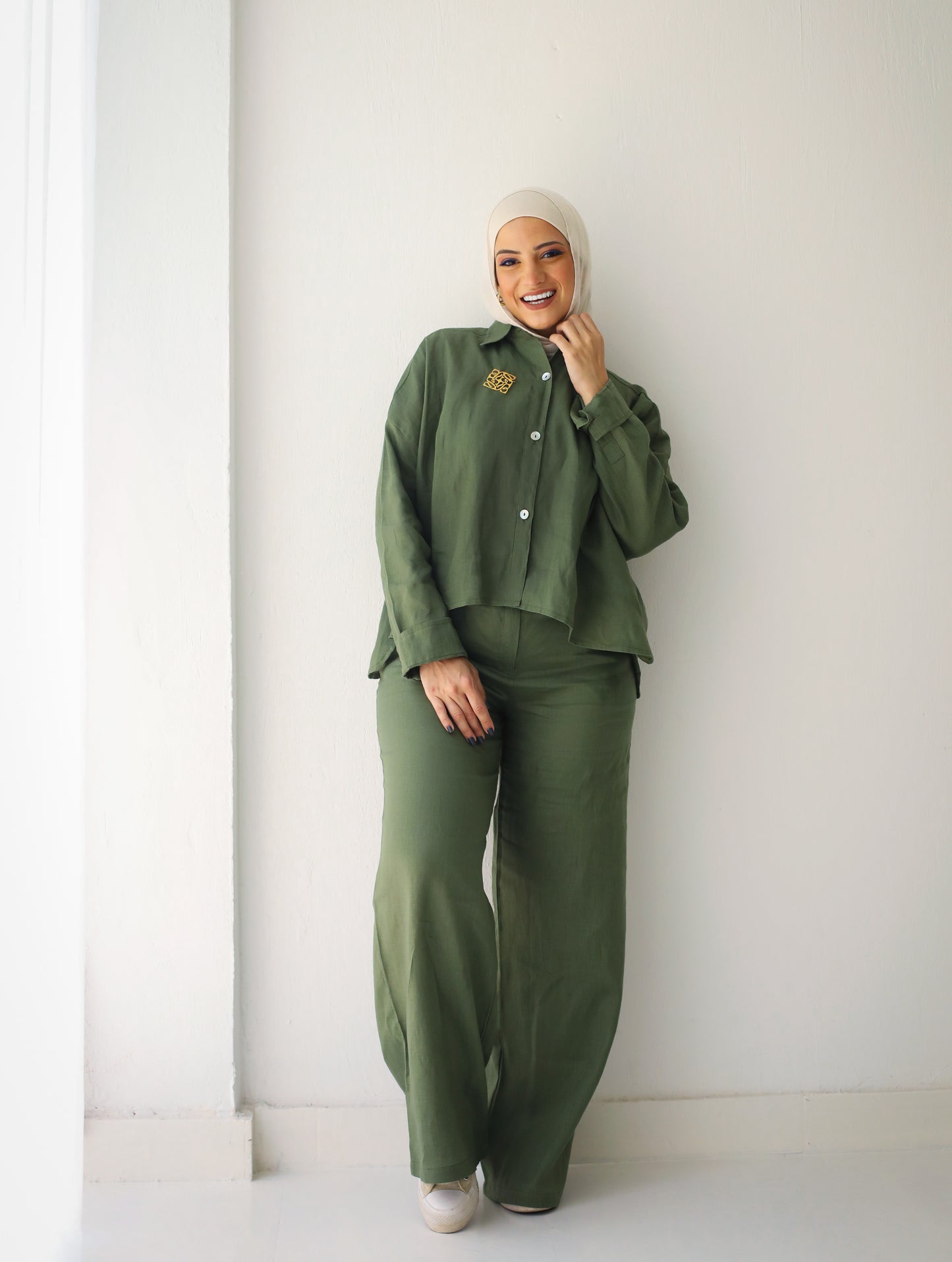 Crop linen set in olive