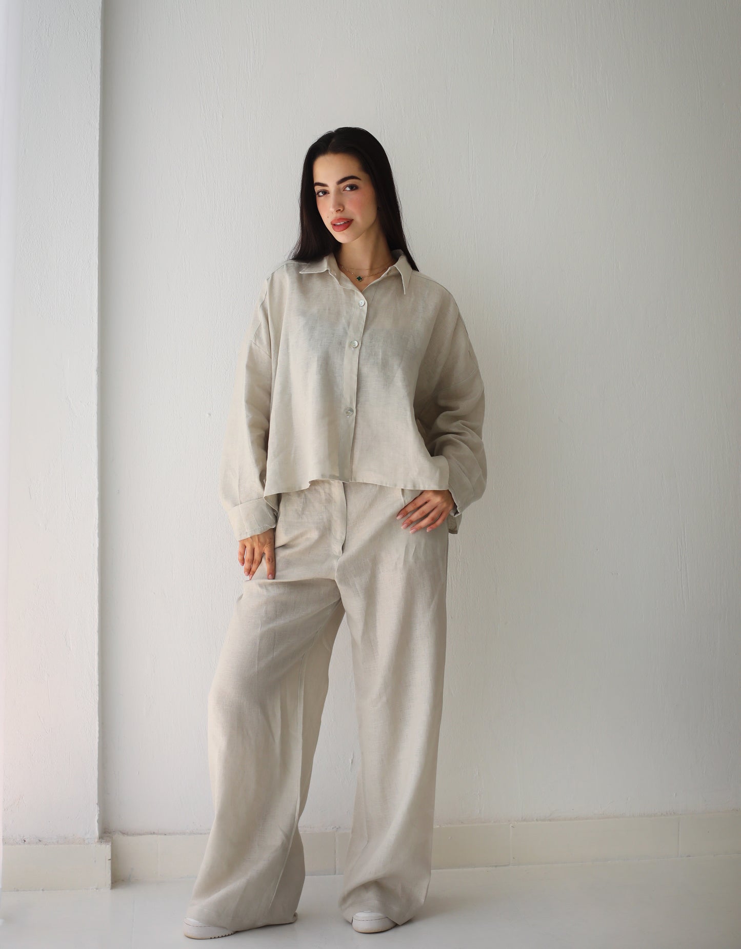 Crop linen set in off-white