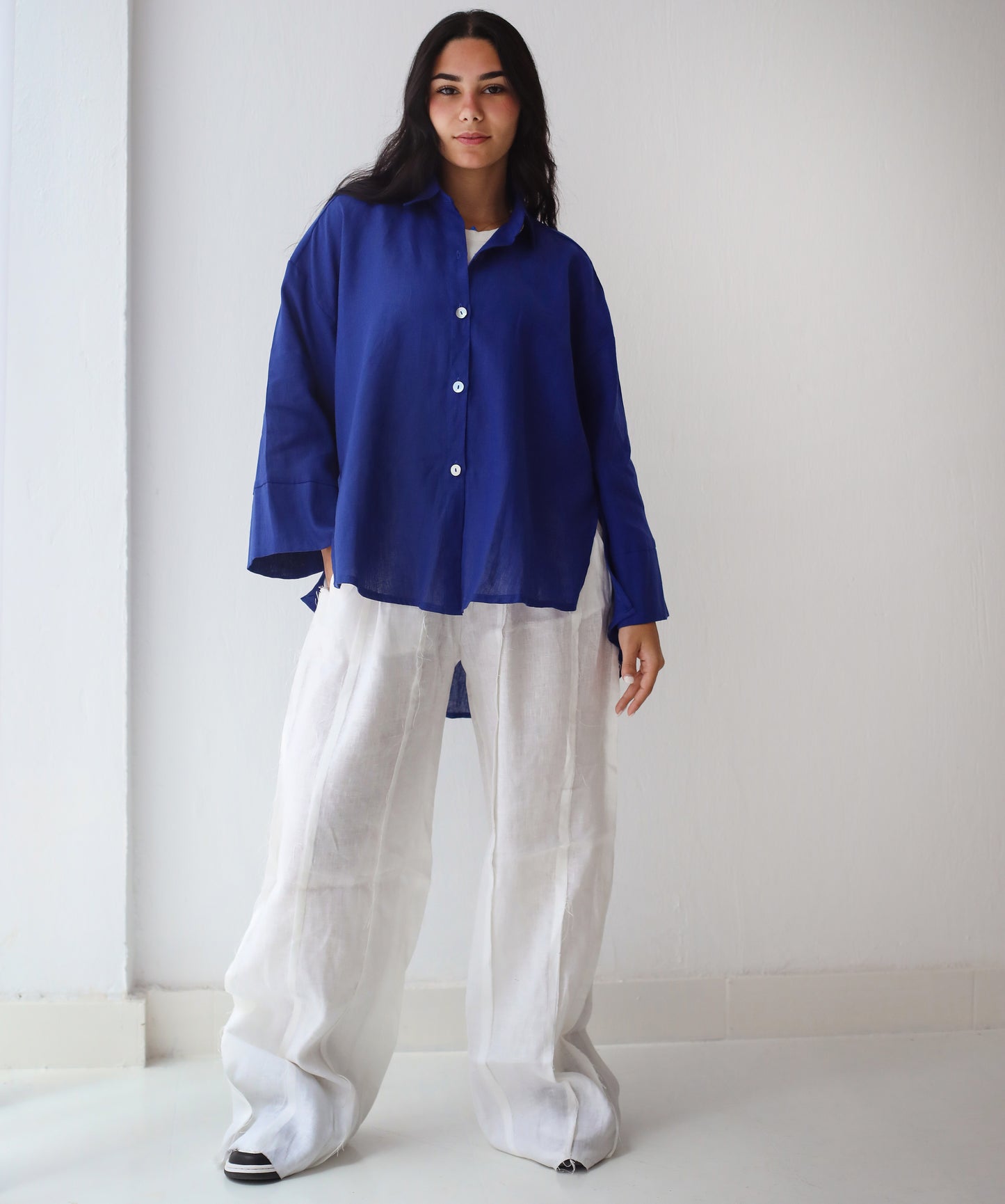 Basic linen shirt in royal blue