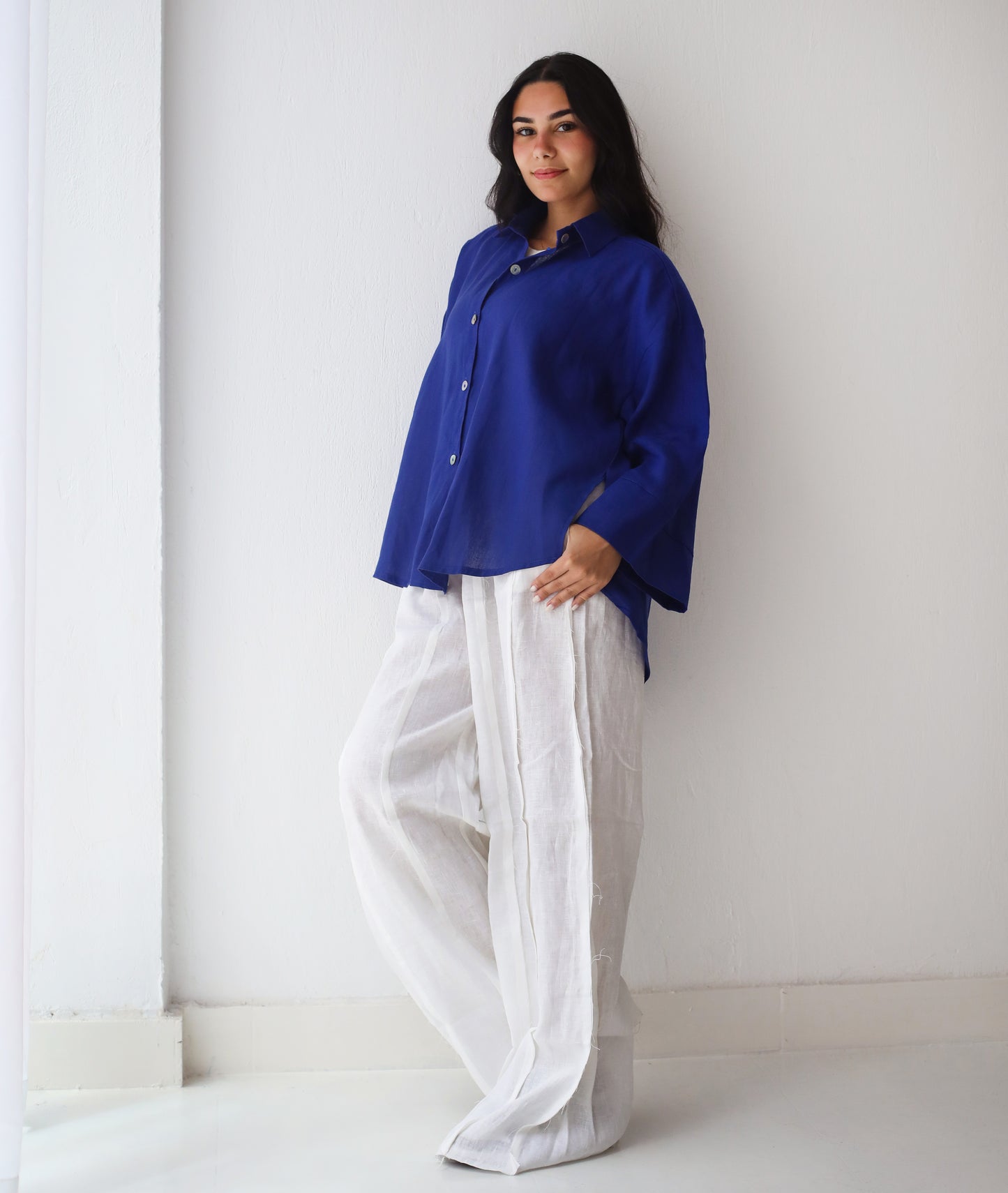 Basic linen shirt in royal blue