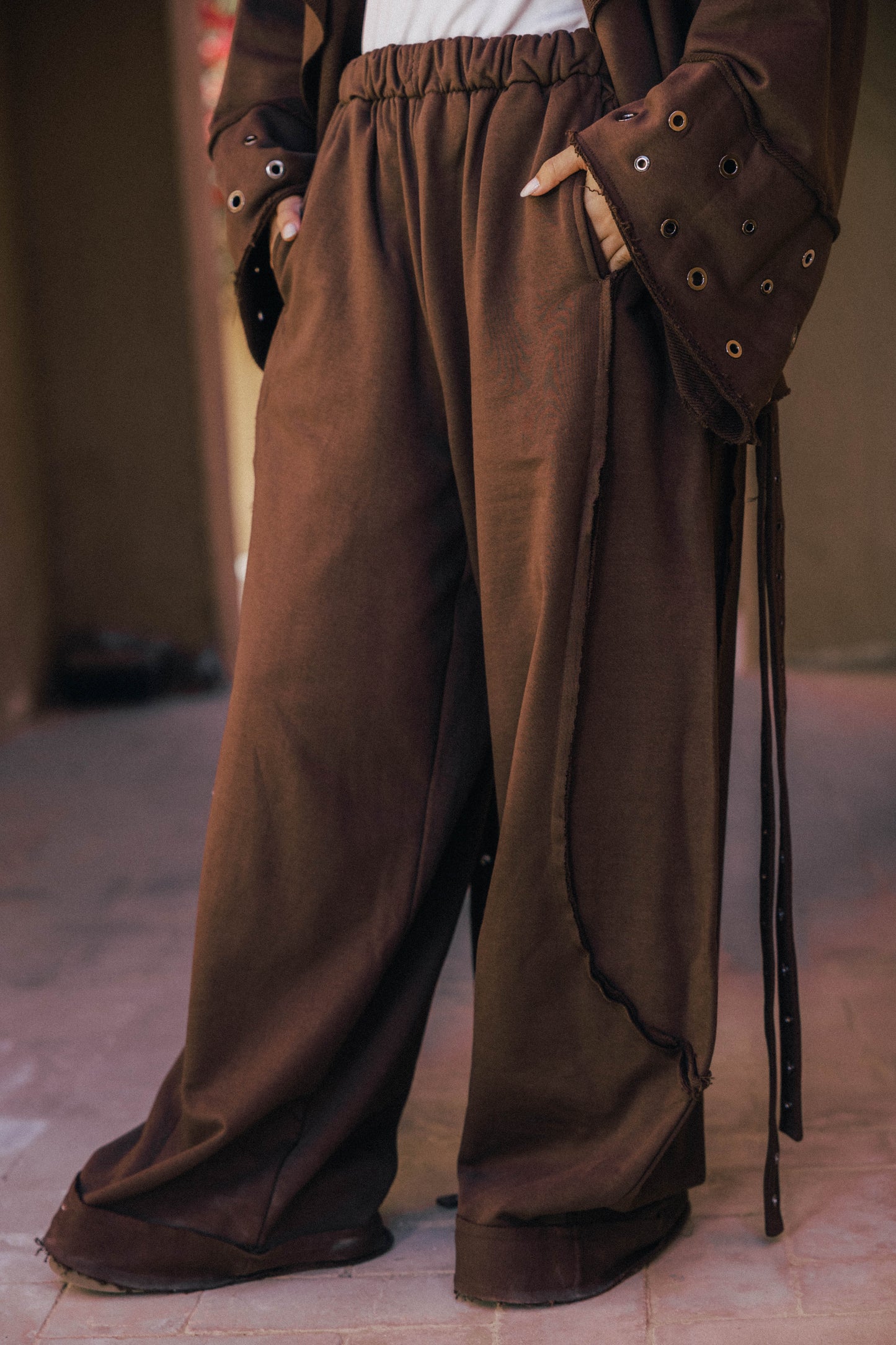 Rouh Cotton Set In Brown