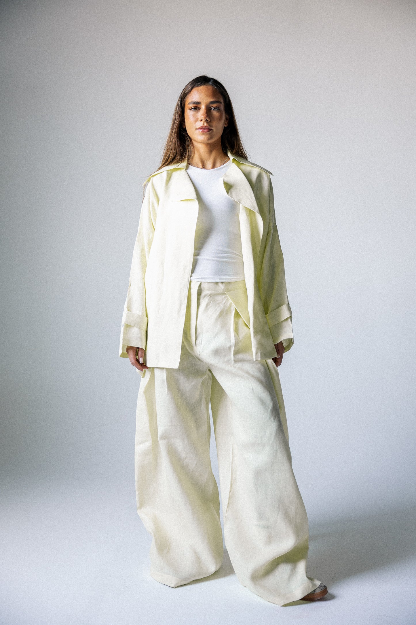 Double side set in butter yellow