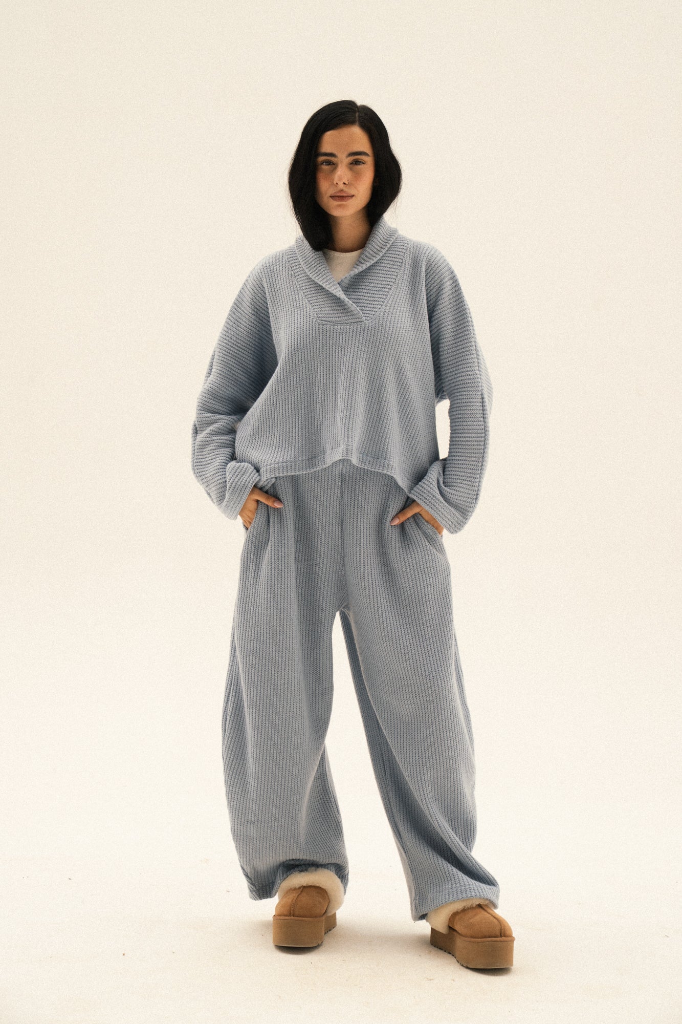 Collar pullover in blue