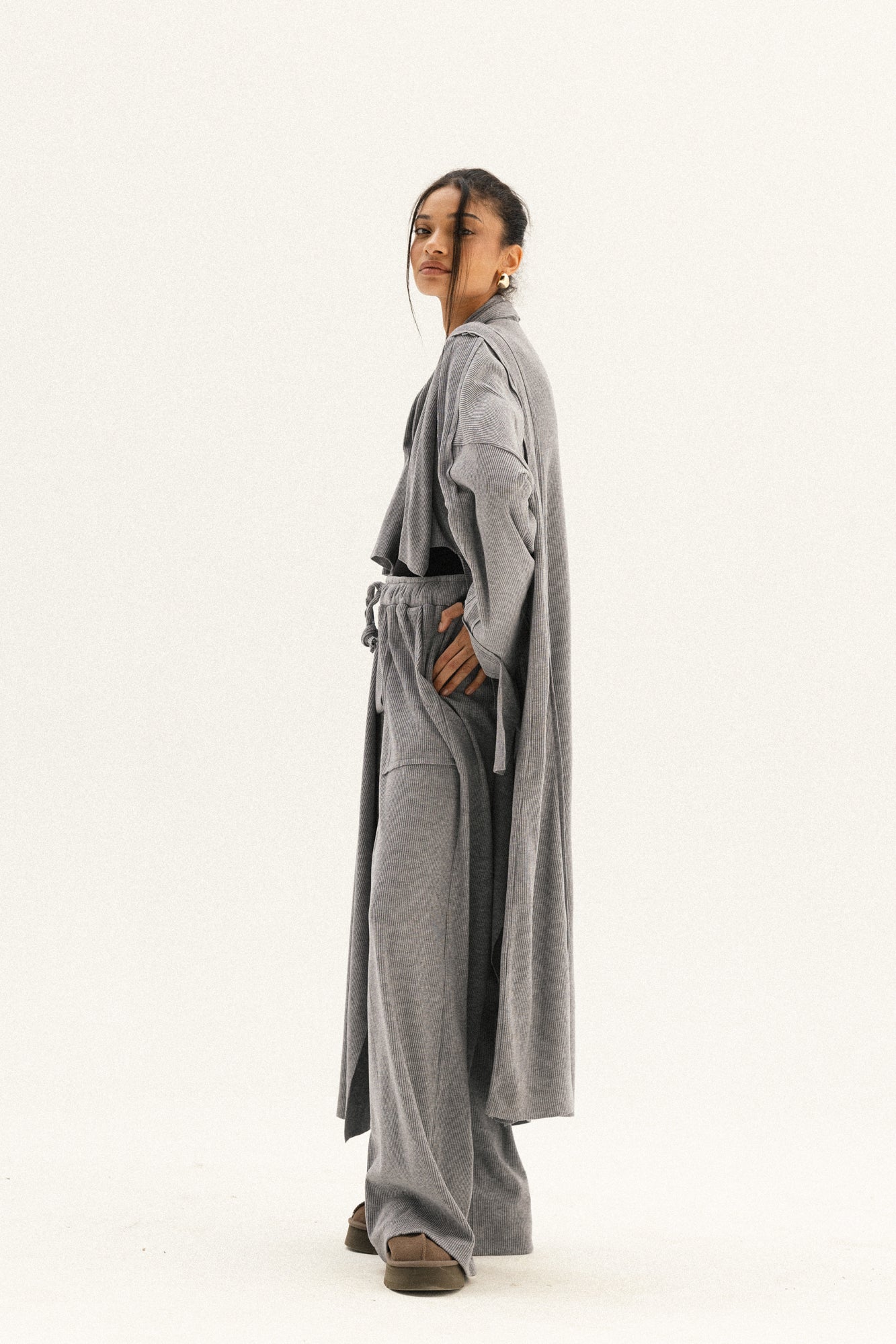 Lined Wool Set In Grey