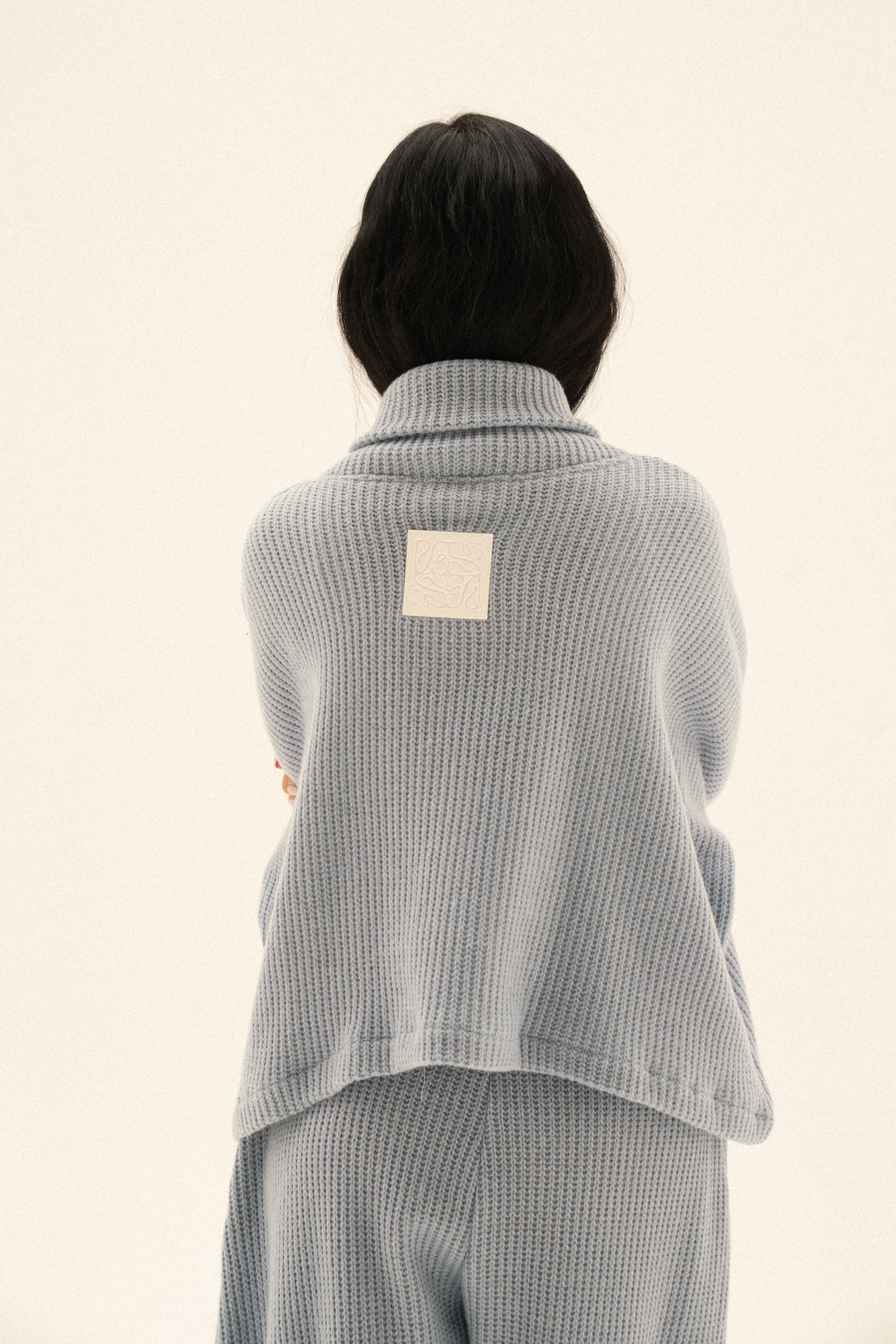Collar pullover in blue