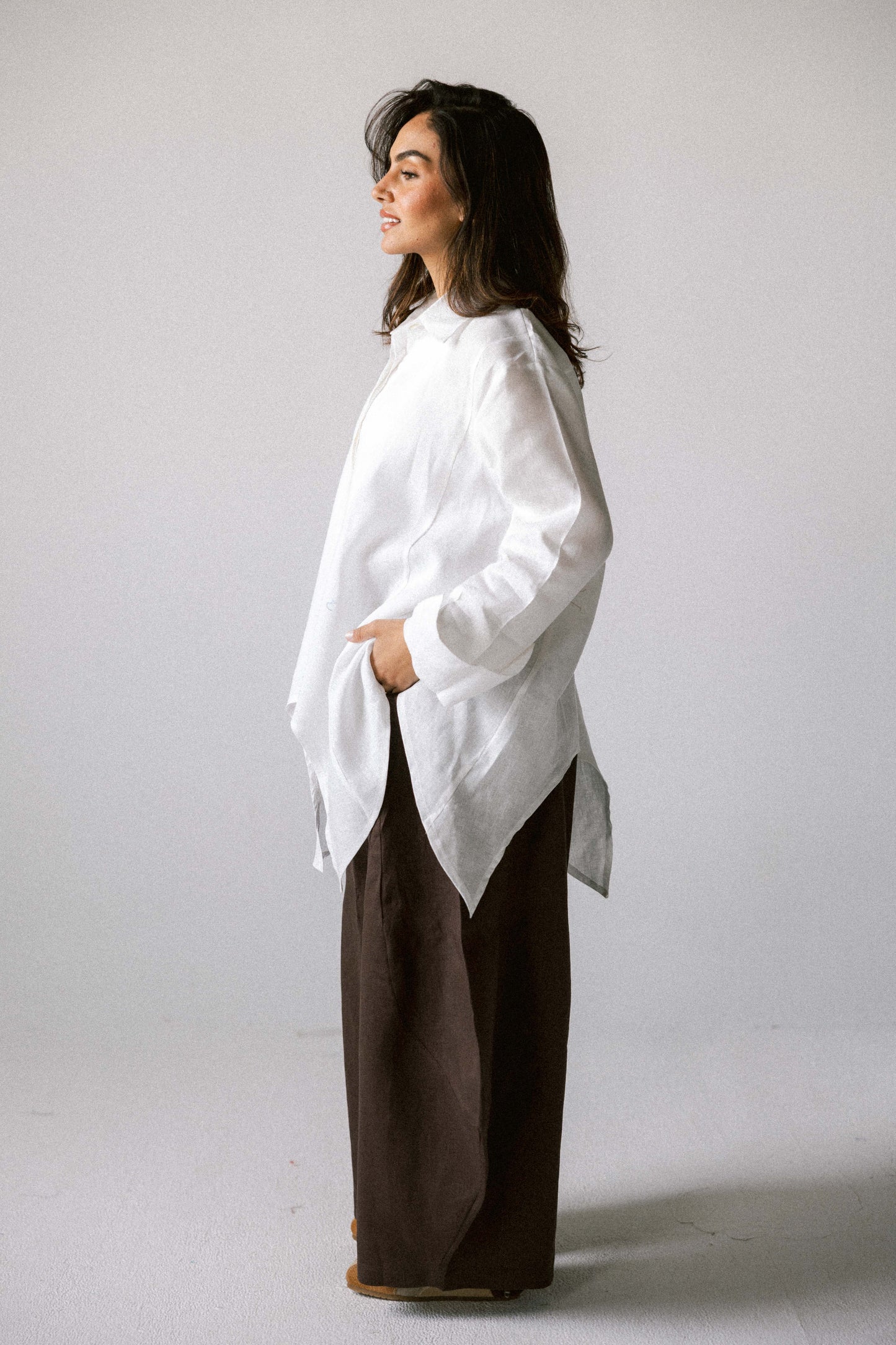 Round shirt in white