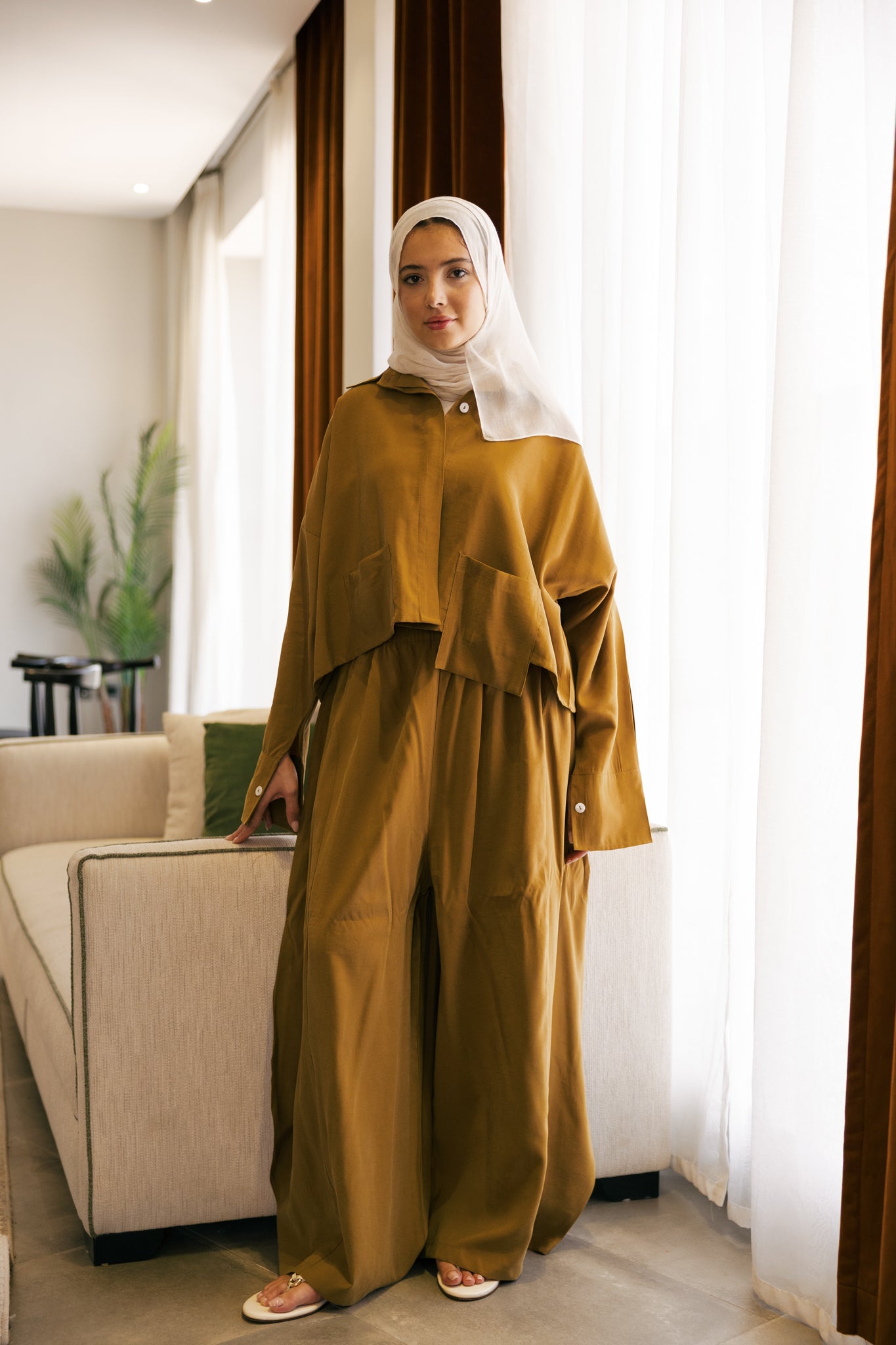 Pocket set in mustard