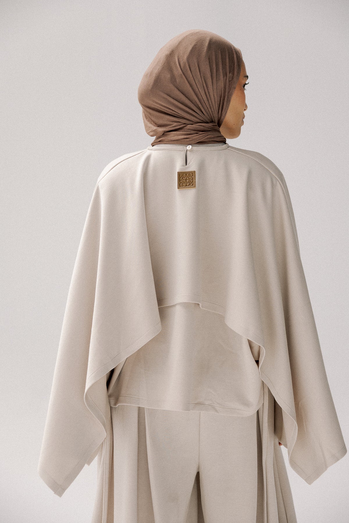 Ruffeled cotton set in creamy