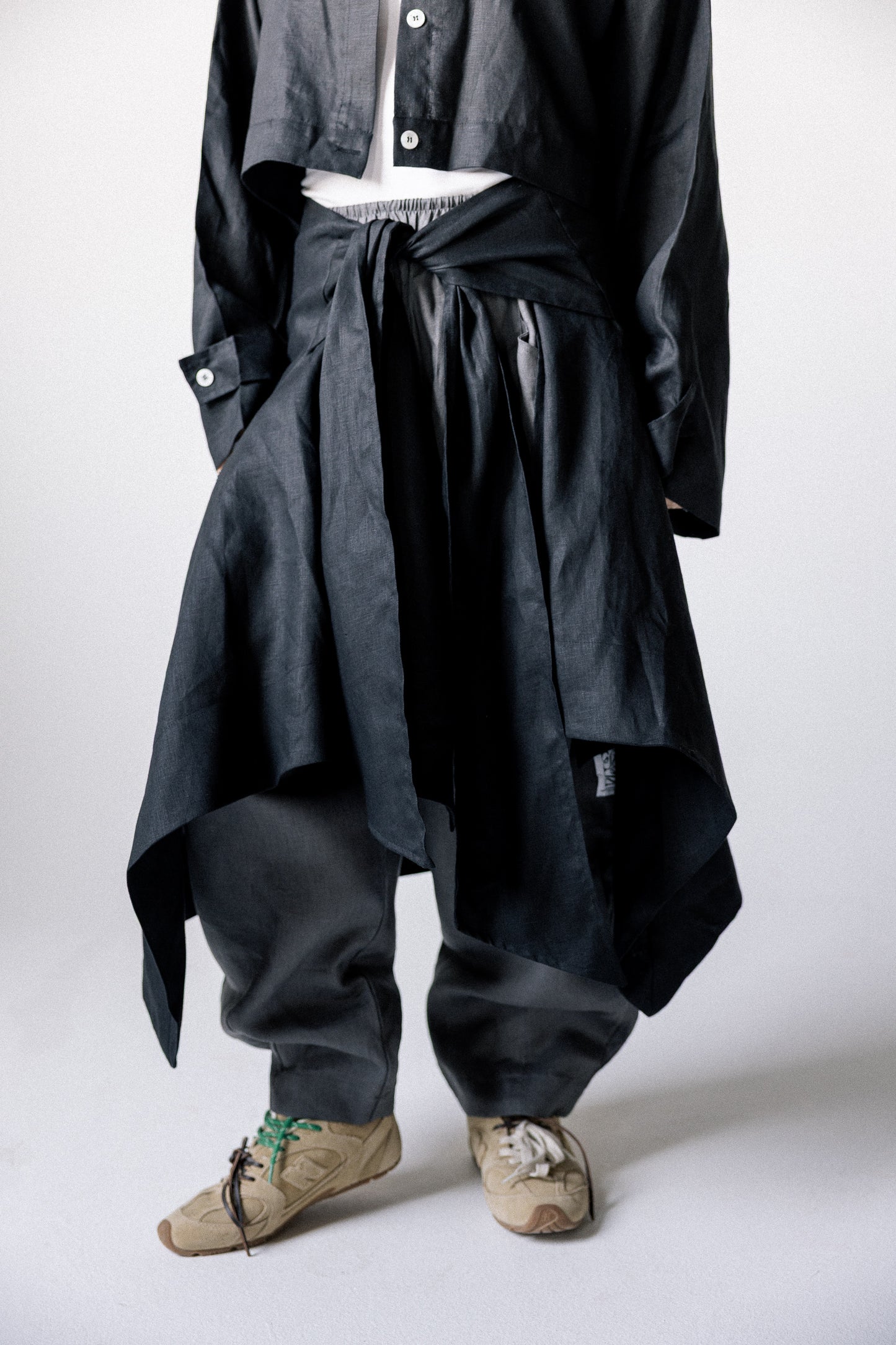 Rap-up shirt in black