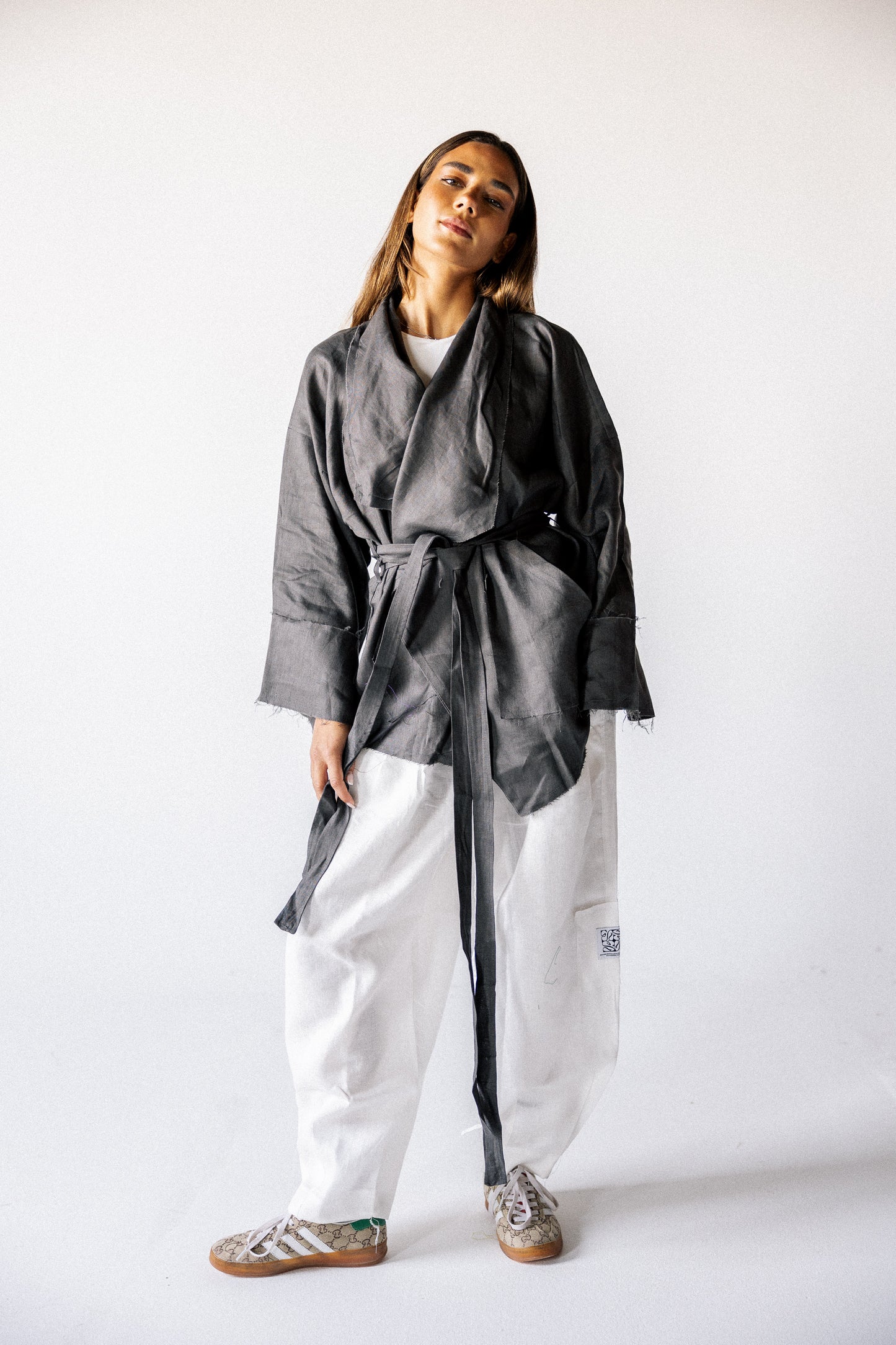 Collar kimono in dark grey