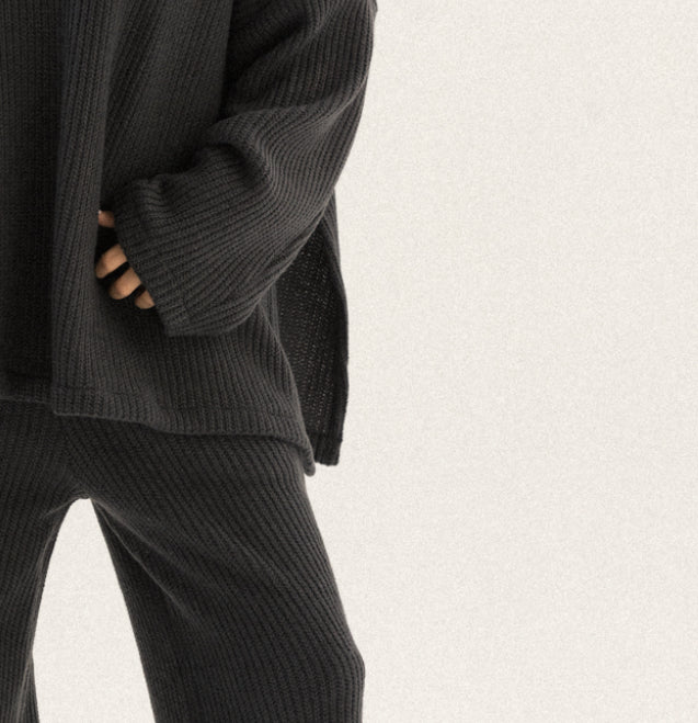 Shoulder pullover in dark-grey