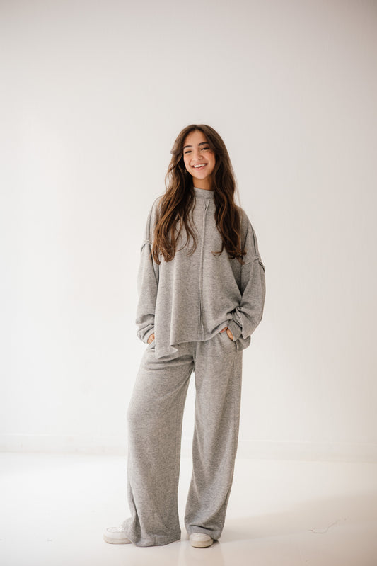 Unfinished Wool Set In Grey
