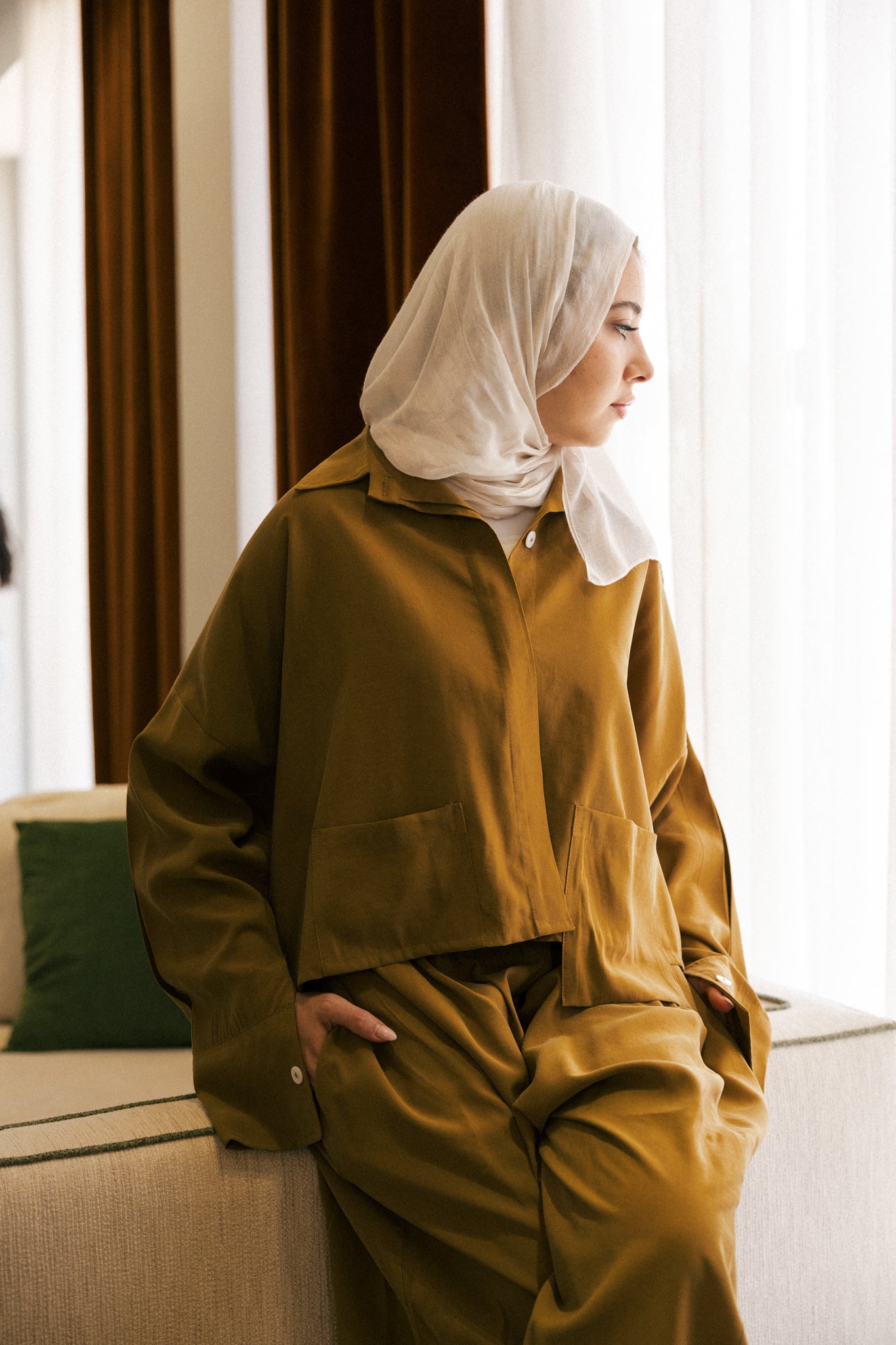 Pocket set in mustard