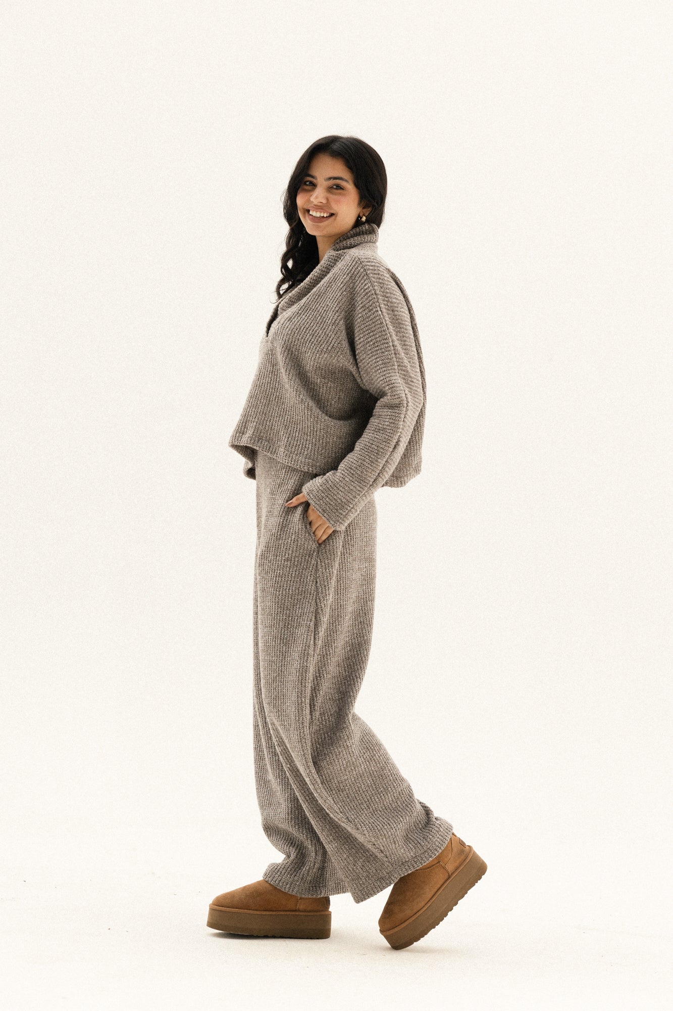 collar pullover in dark cafe