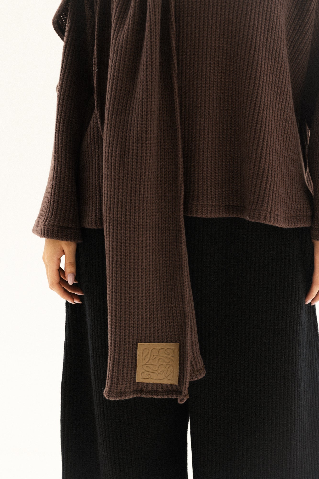 shoulder pullover in brown