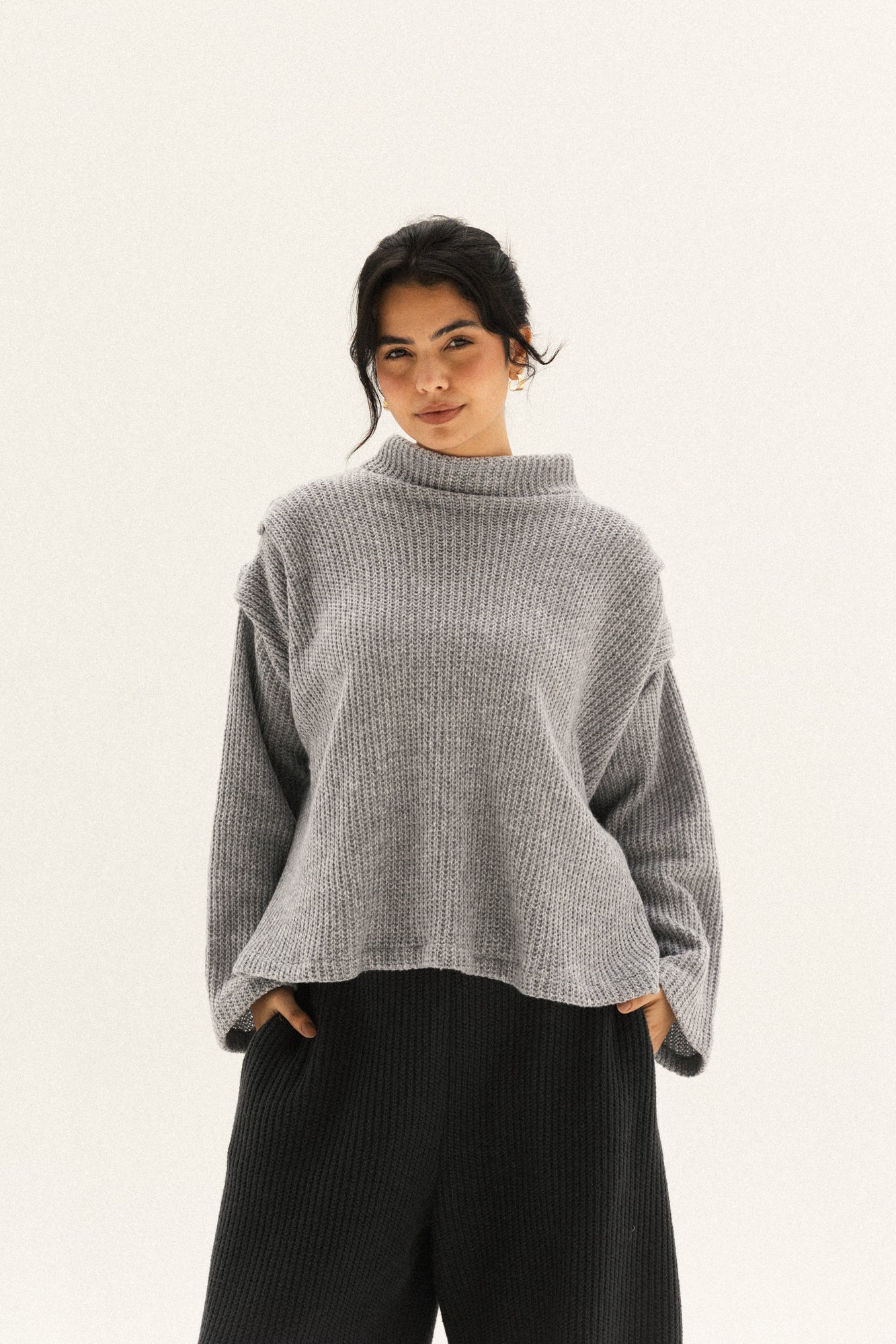 shoulder pullover in grey
