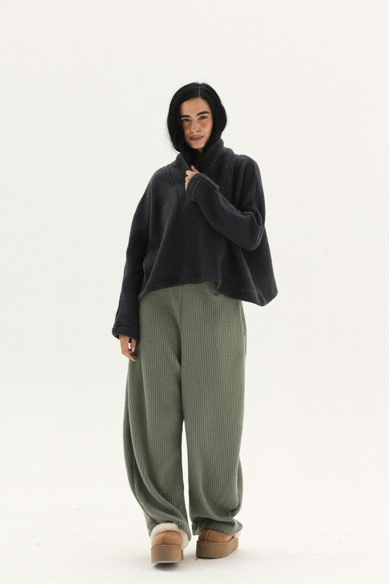 collar pullover in dark grey