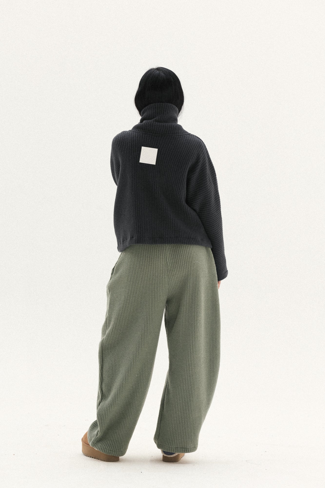 collar pullover in dark grey