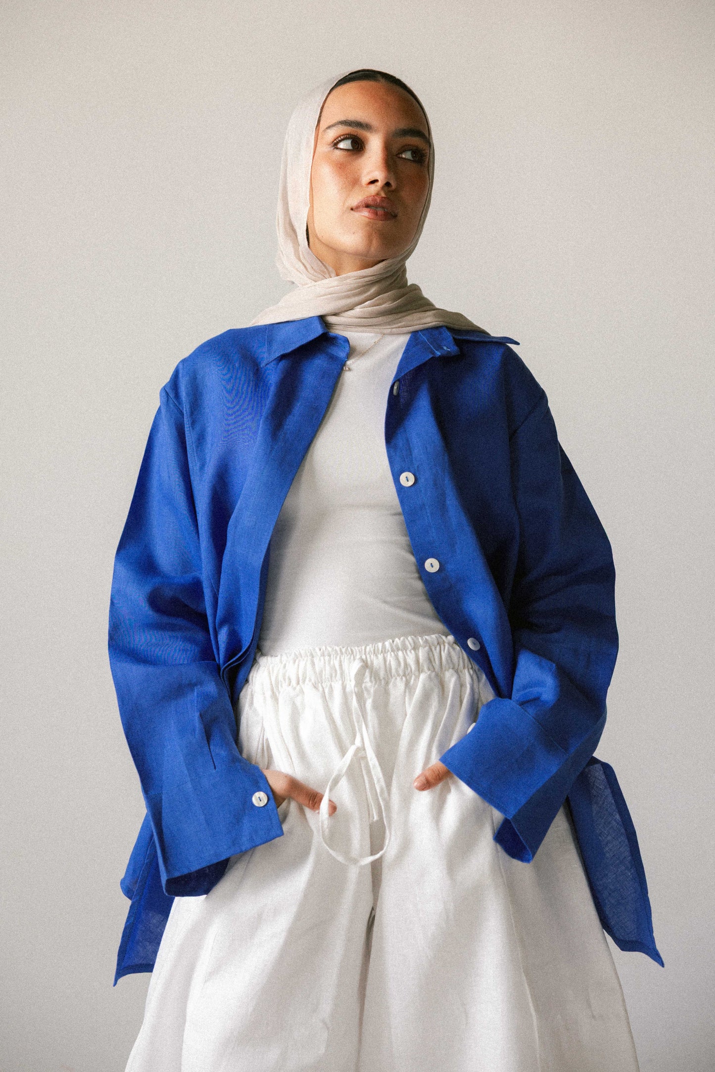 Round shirt in royal blue