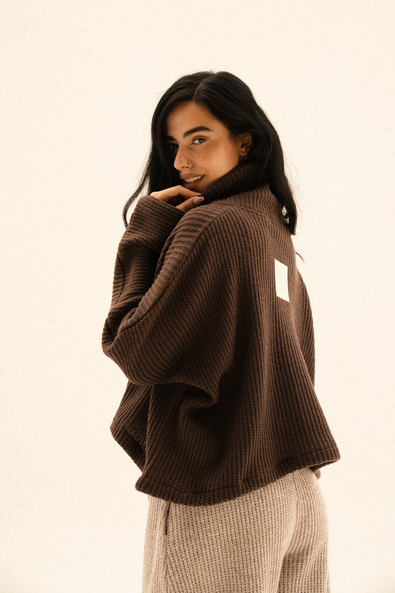 Collar pullover in brown